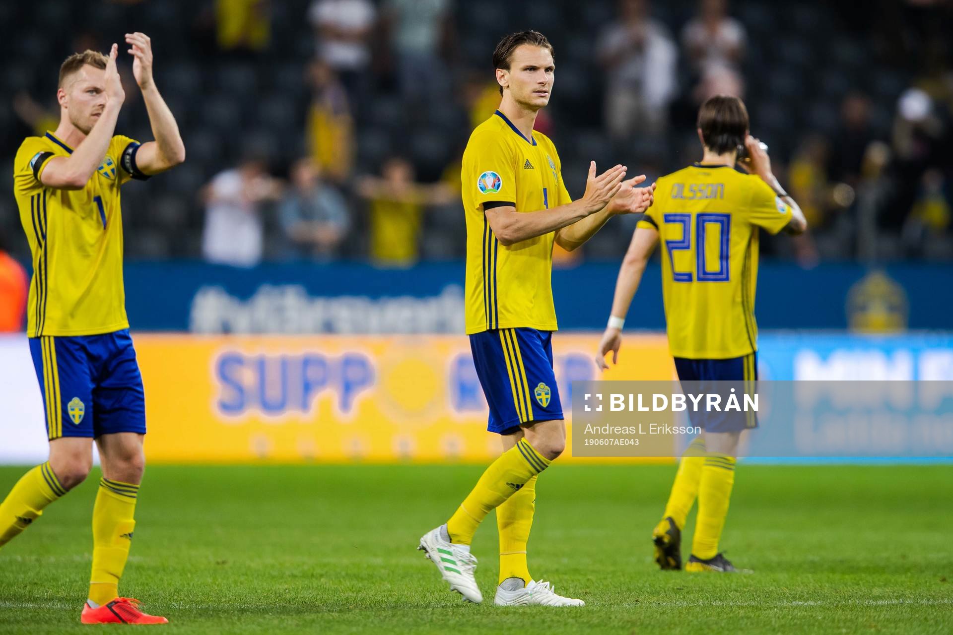 Albin Ekdal of Sweden celebrate