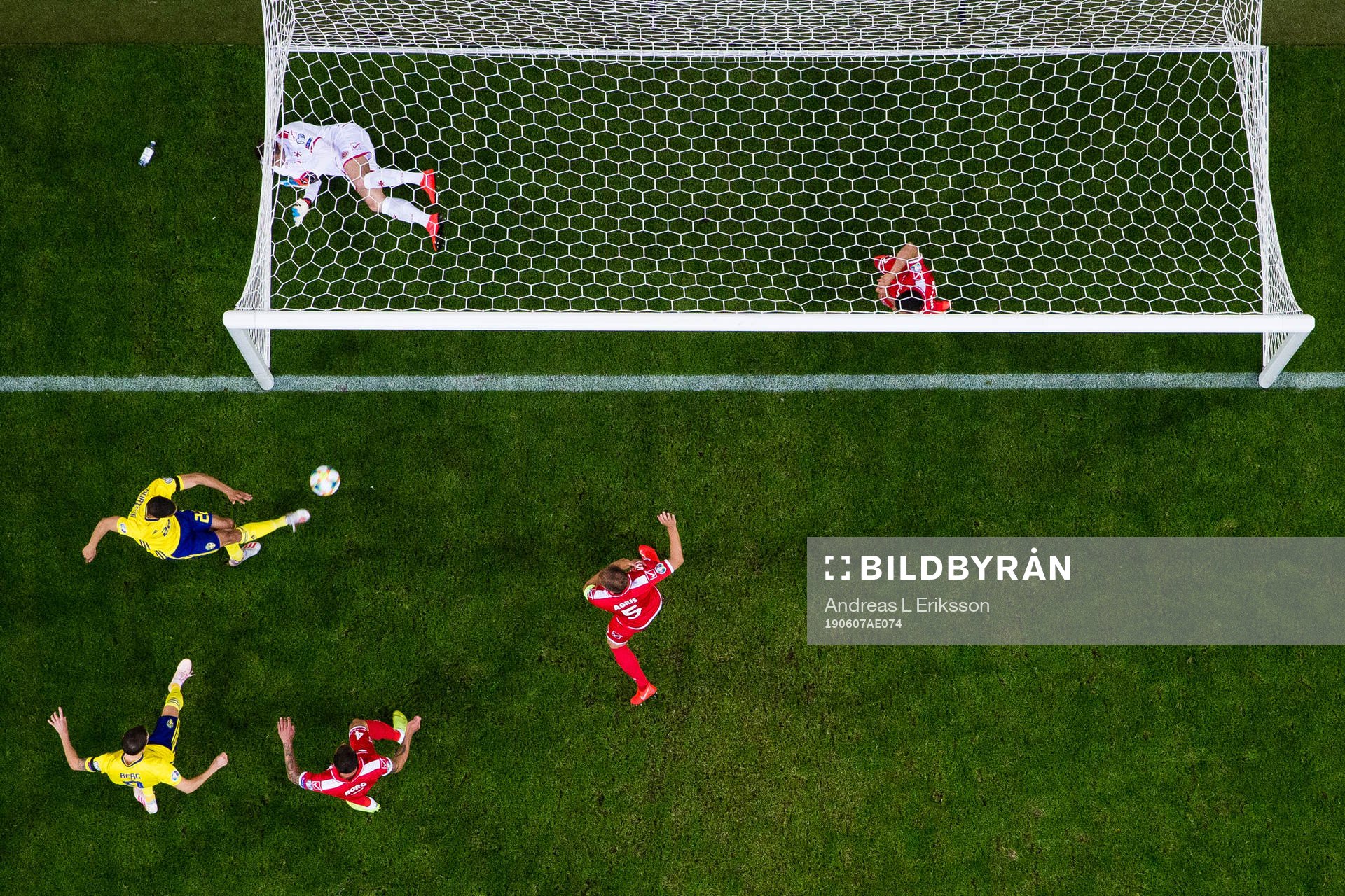 Robin Quaison of Sweden scores 1-0
