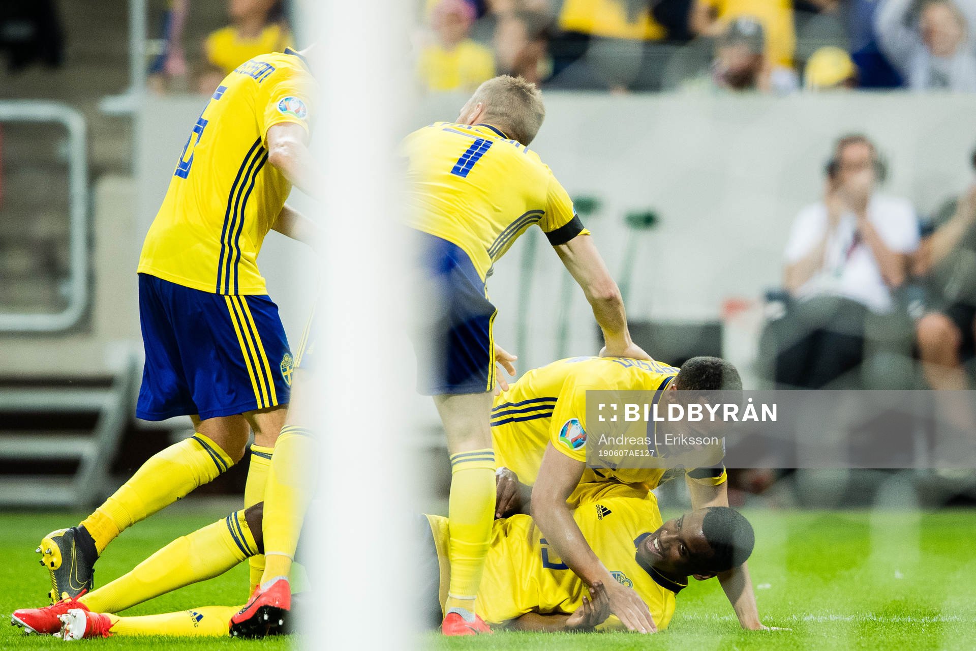 Robin Quaison celebrates 3-0 with scorer Alexander Isak
