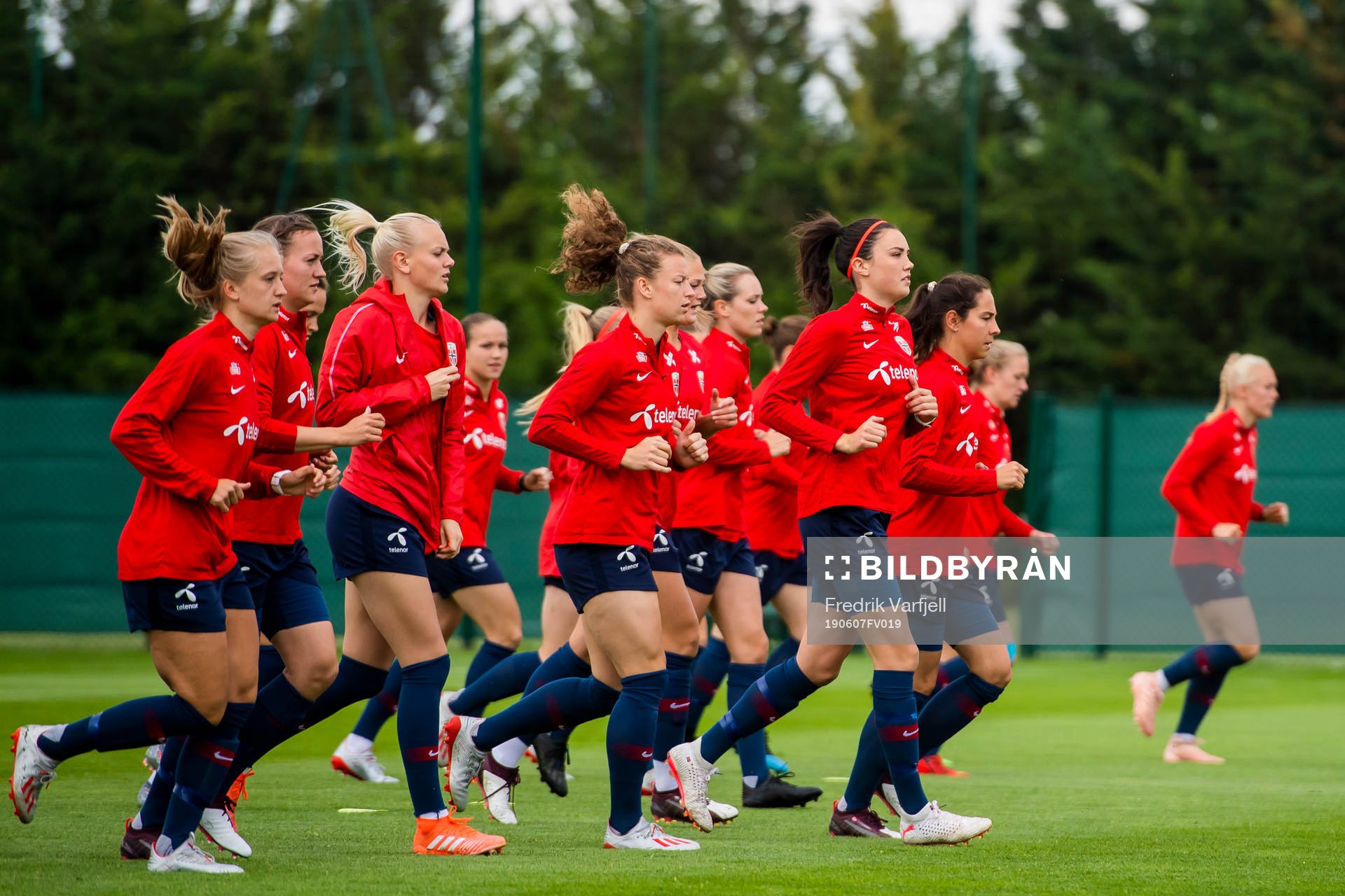 Amalie Vevle Eikeland, Kristine Minde, Karina Sævik, Synne