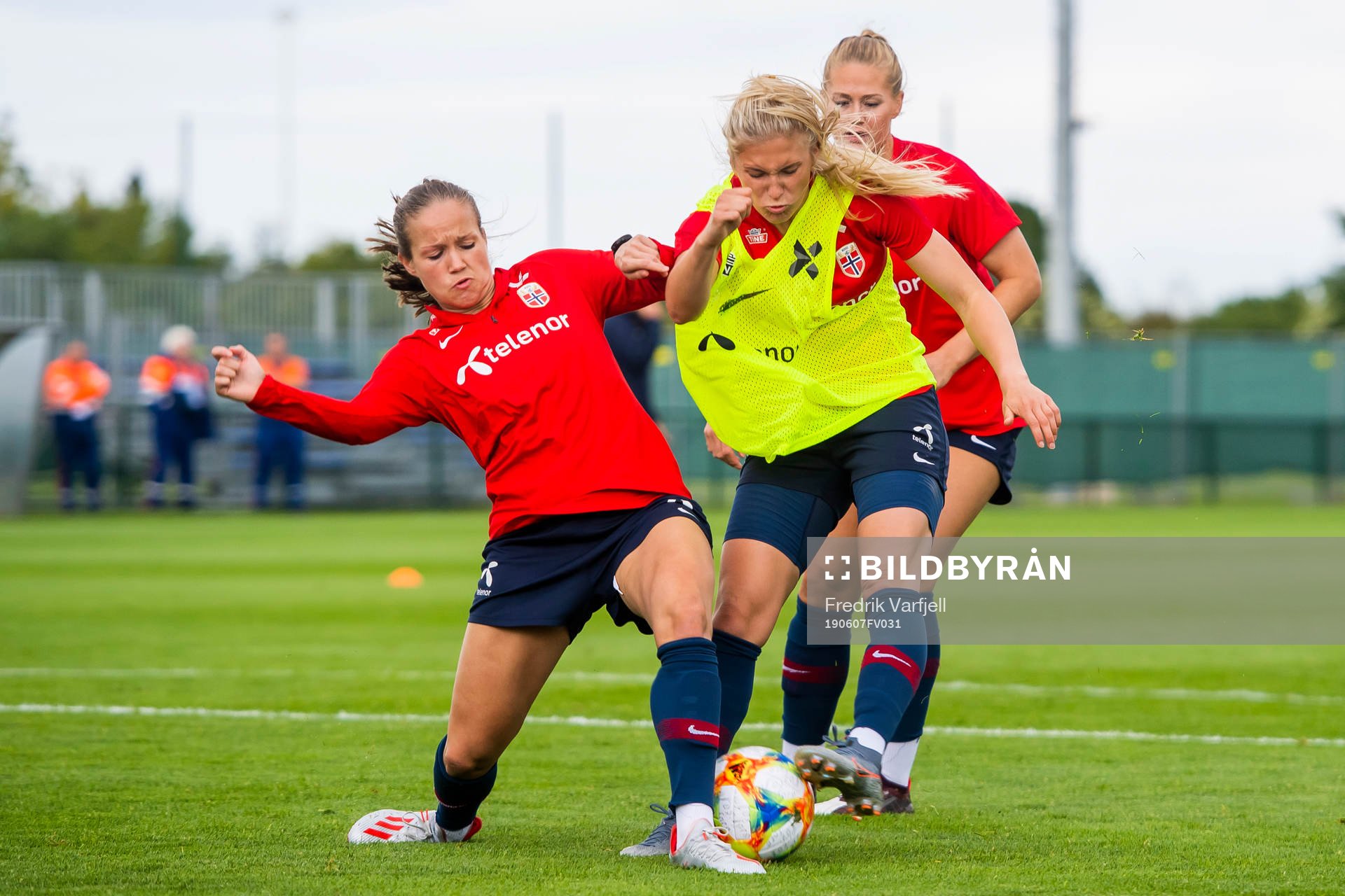 Guro Reiten and Emilie Nautnes of Norway