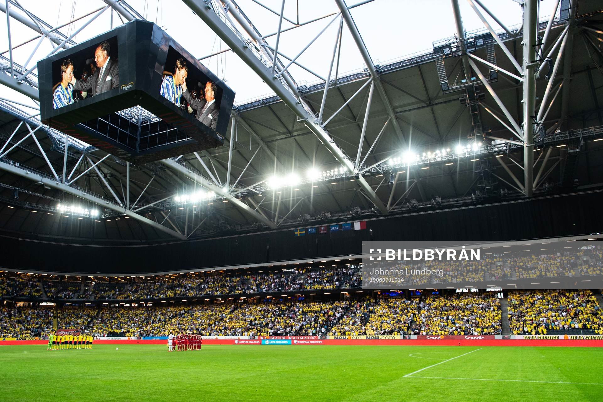 A silent minute to honor former UEFA president Lennart