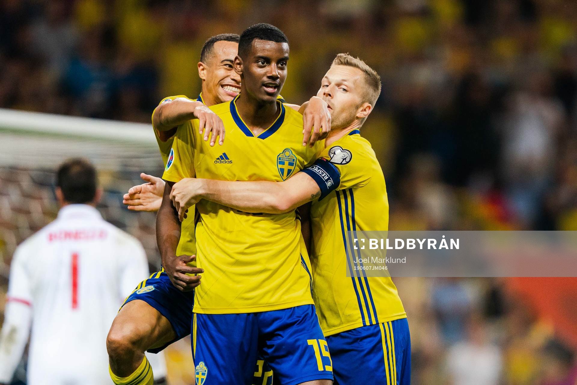 Alexander Isak of Sweden celebrate with Sebastian Larsson