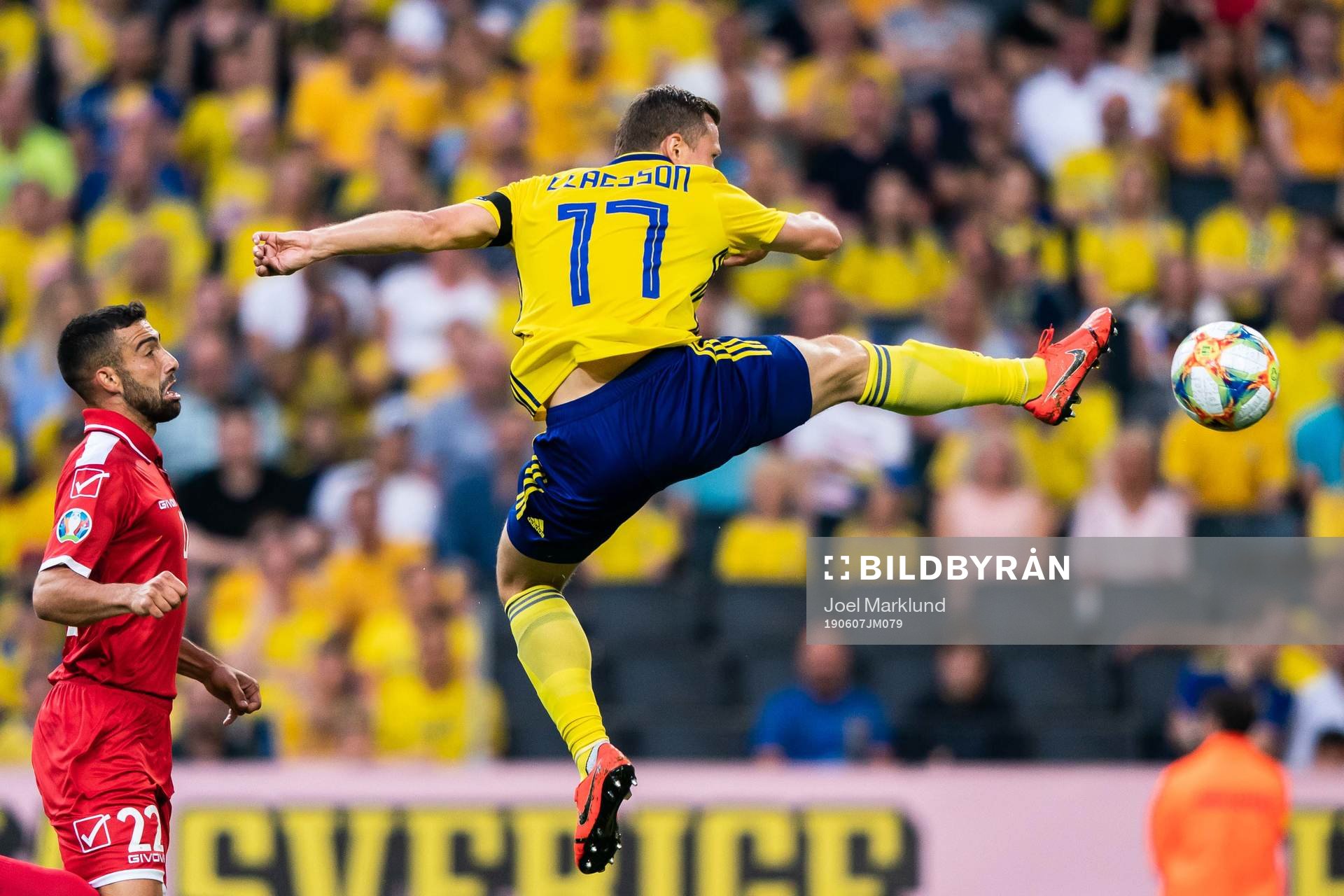 Alfred Effiong of Malta and Viktor Claesson of Sweden