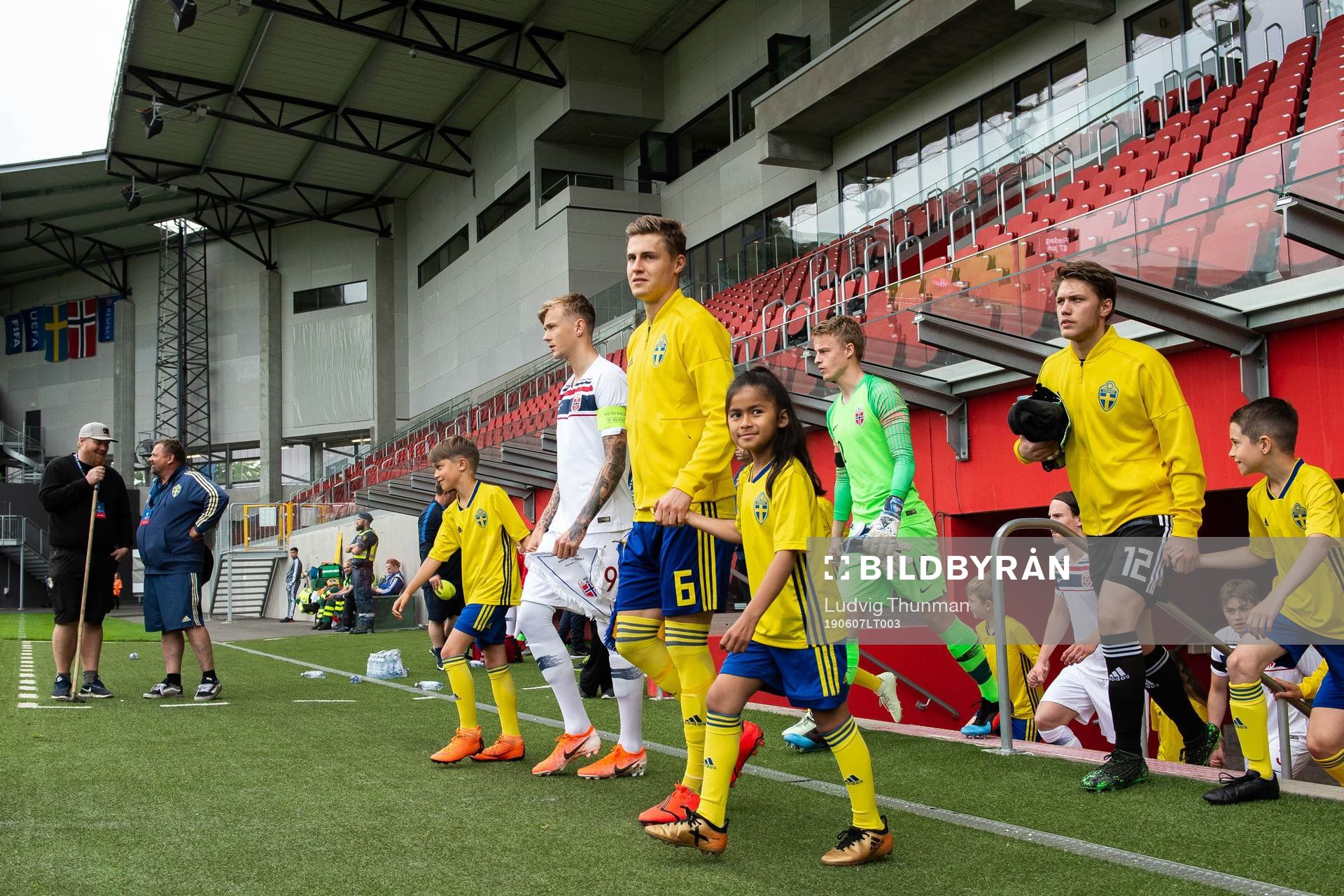 Mattias Svanberg of Sweden and Brik Risa of Norway