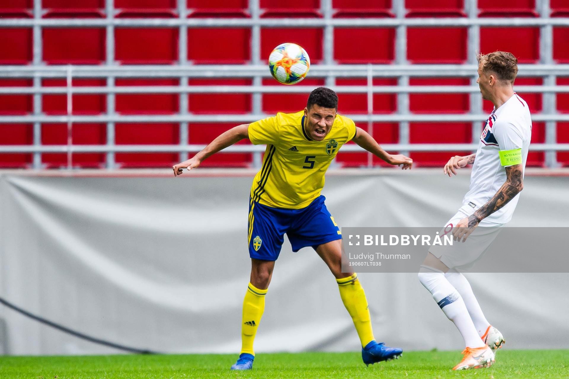 Alexander Jallow of Sweden and Brik Risa of Norway
