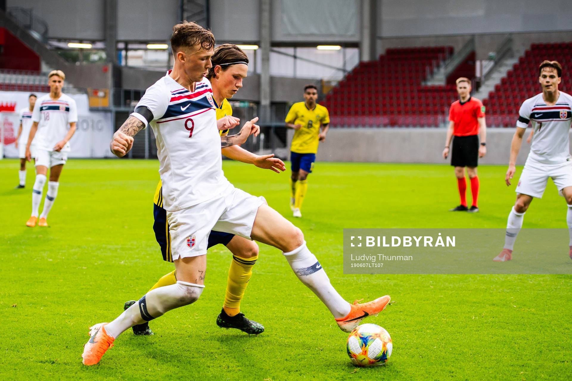Max Svensson of Sweden and Brik Risa of Norway