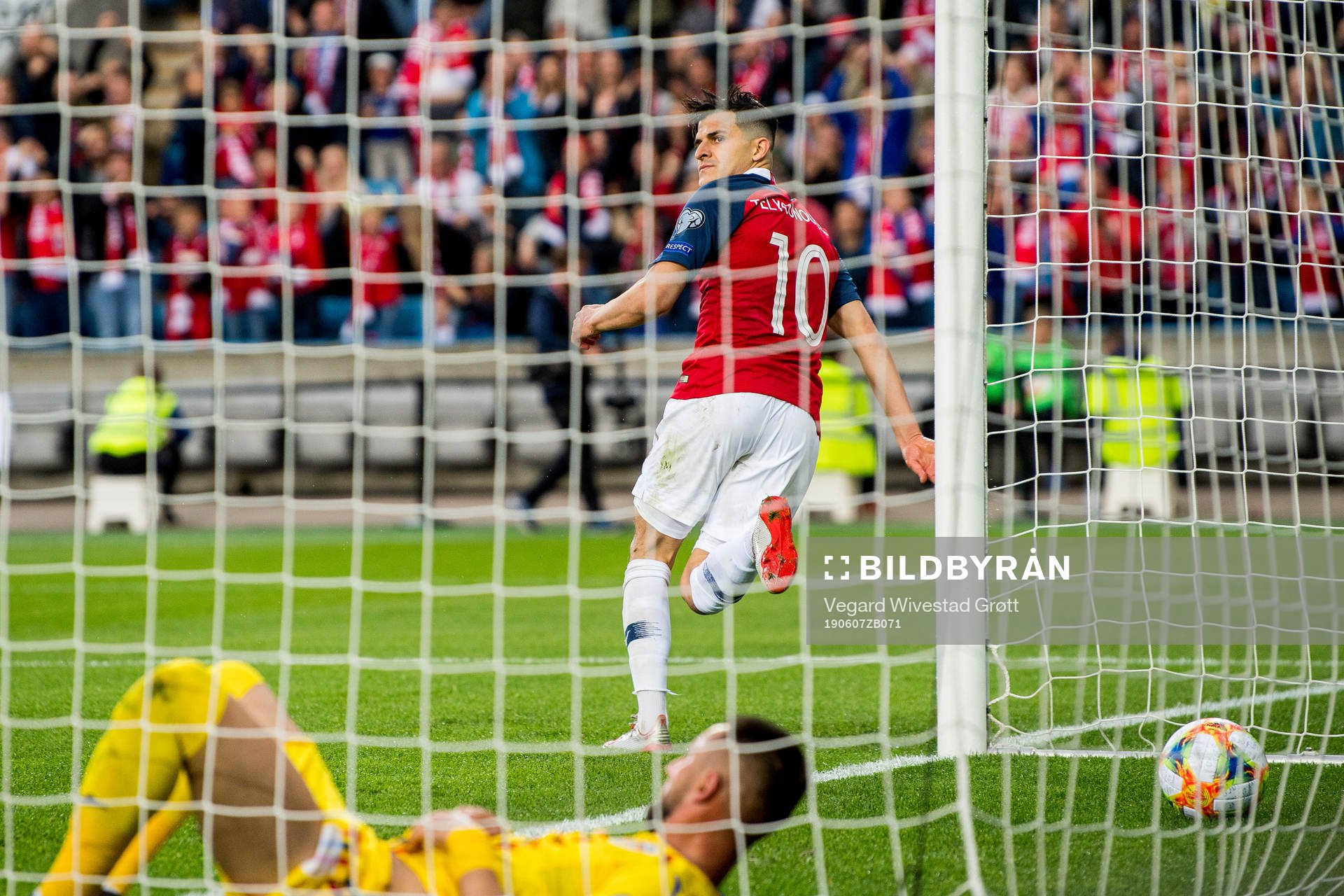 Tarik Elyounoussi of Norway celebrates after scoring 1-0 during the UEFA Euro Qualifier football match between Norway and Romania on June 7, 2019 in Oslo.