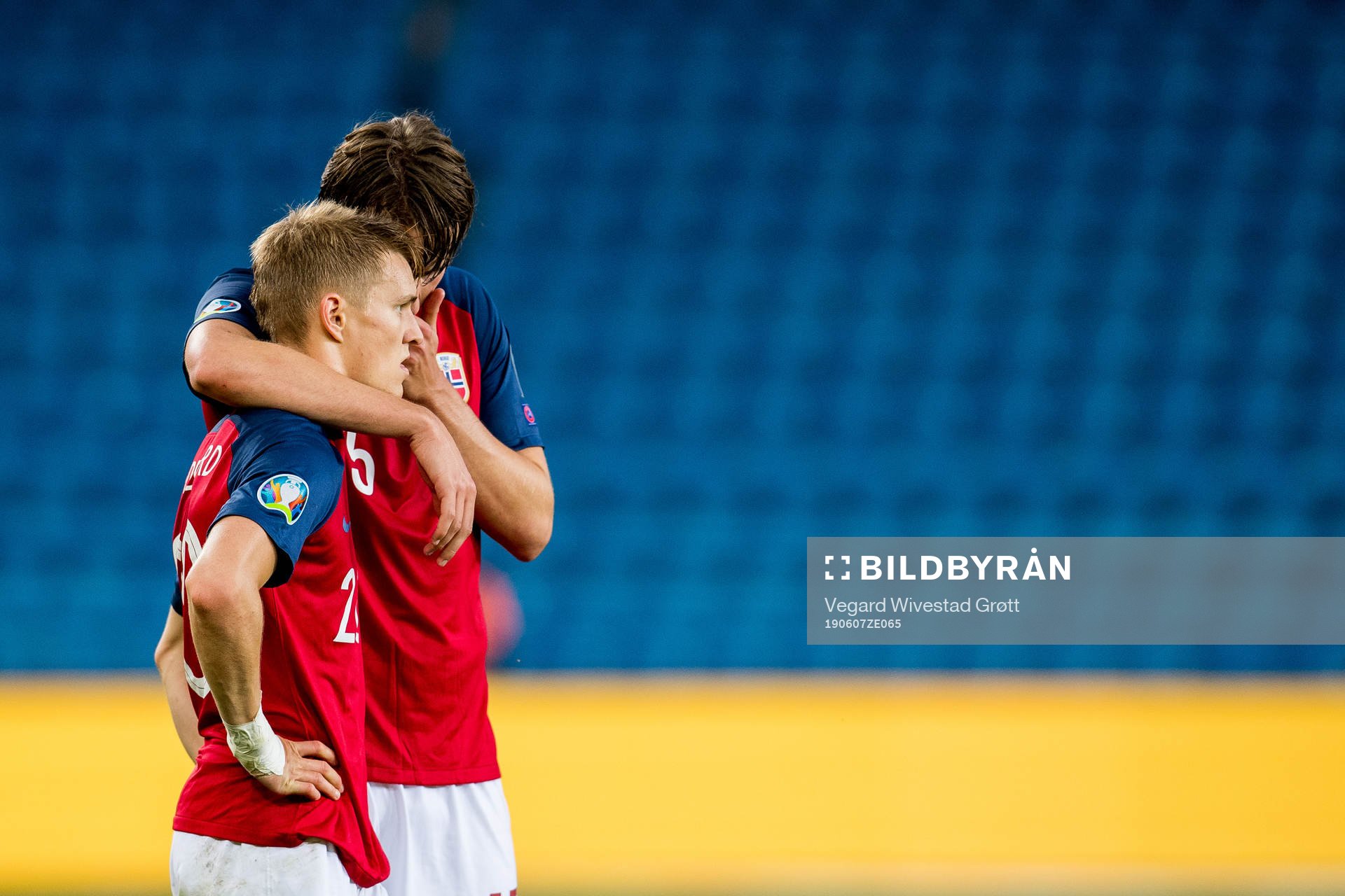 Martin Ødegaard and Sander Berge of Norway looks dejected