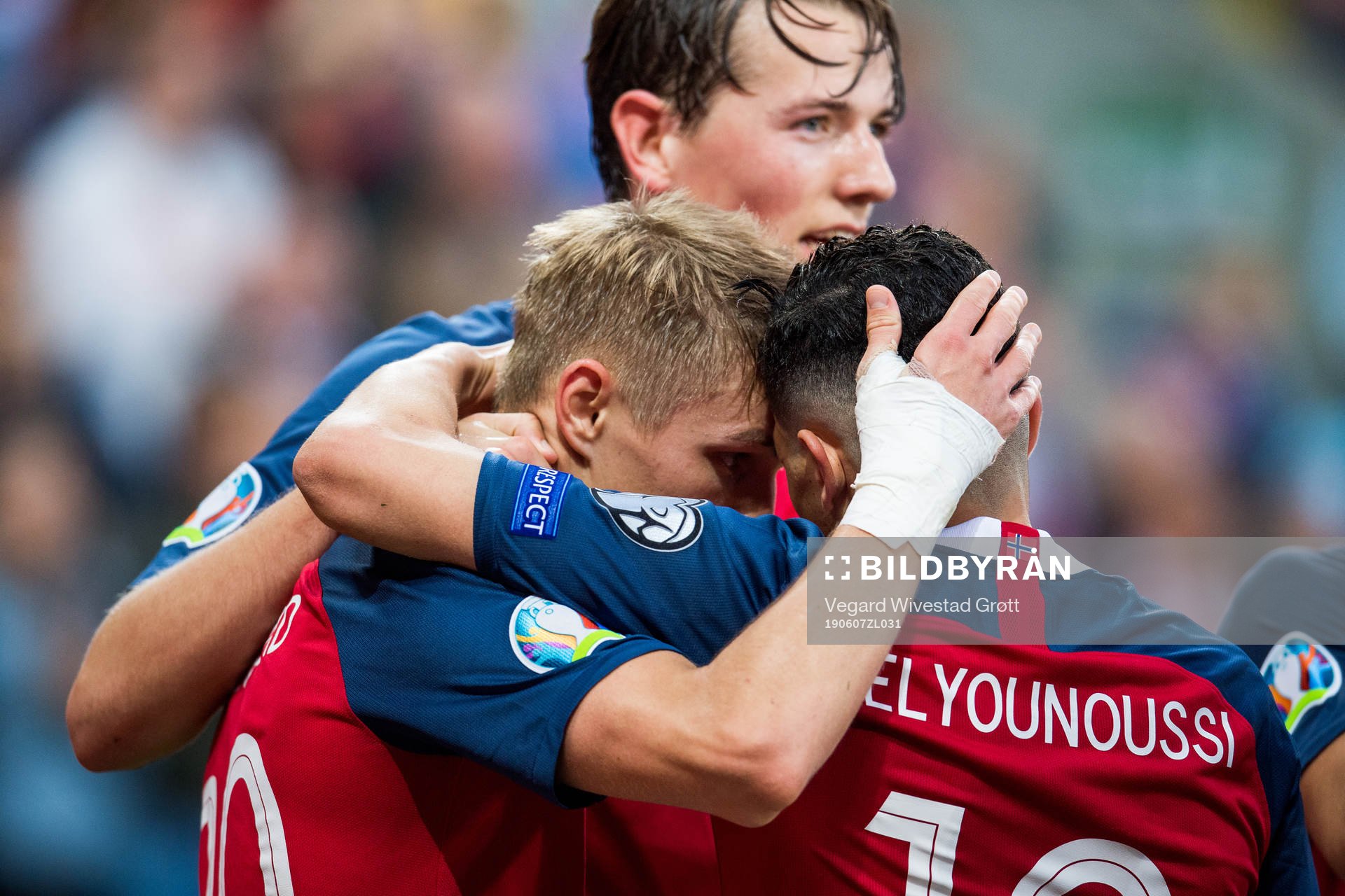 Martin Ødegaard of Norway celebrates with teammates