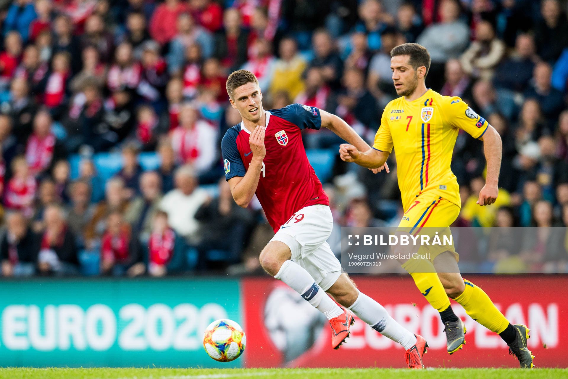 Markus Henriksen of Norway and Alexandru Chipciu of Romania