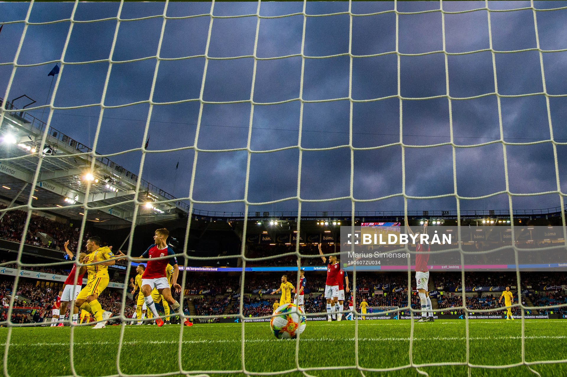 Claudiu Keșerü of Romania scores the 2-2 goal