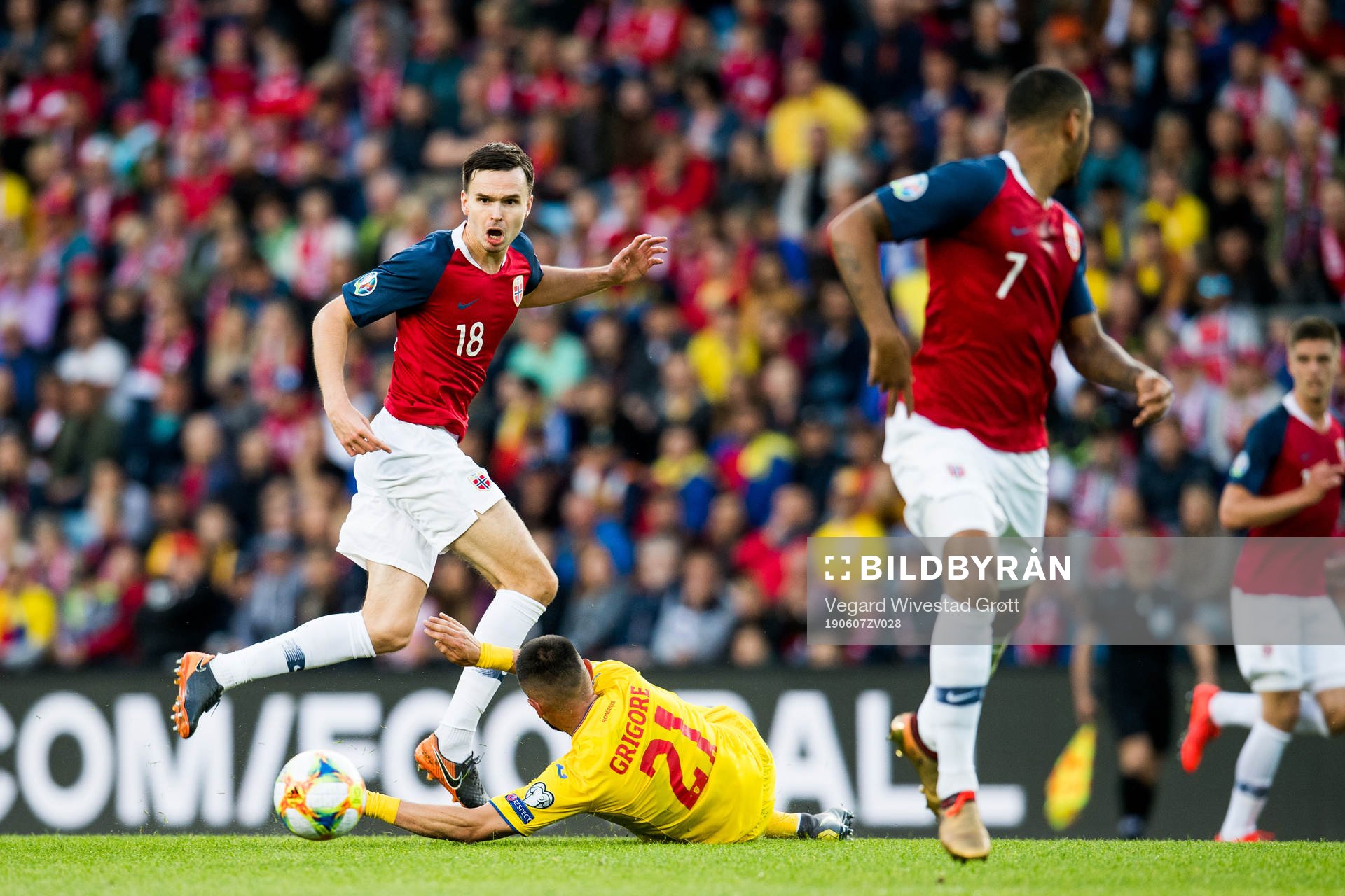 Ole Kristian Selnæs of Norway and Dragos Grigore of Romania