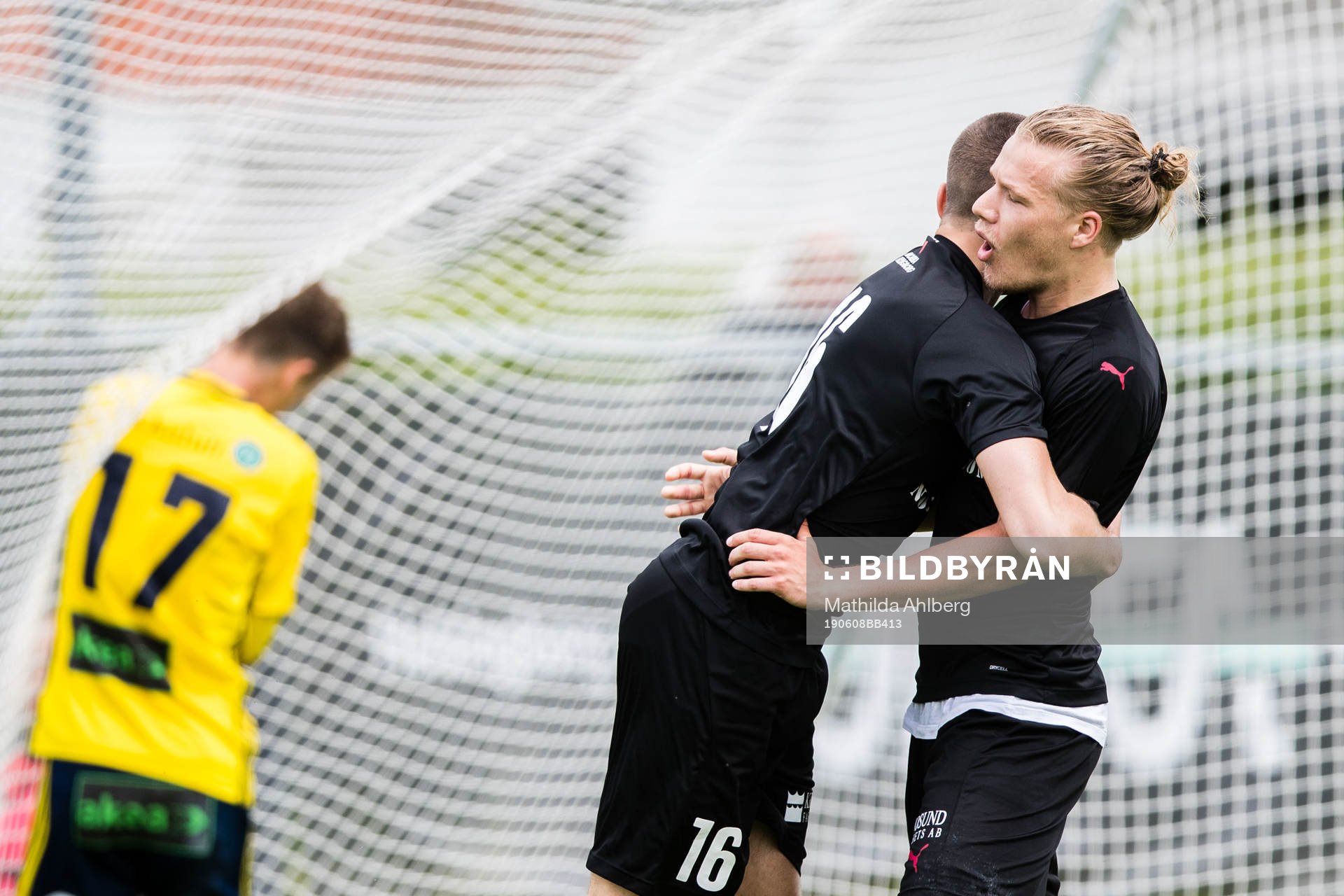 Hittarps Jonathan Olsson jublar