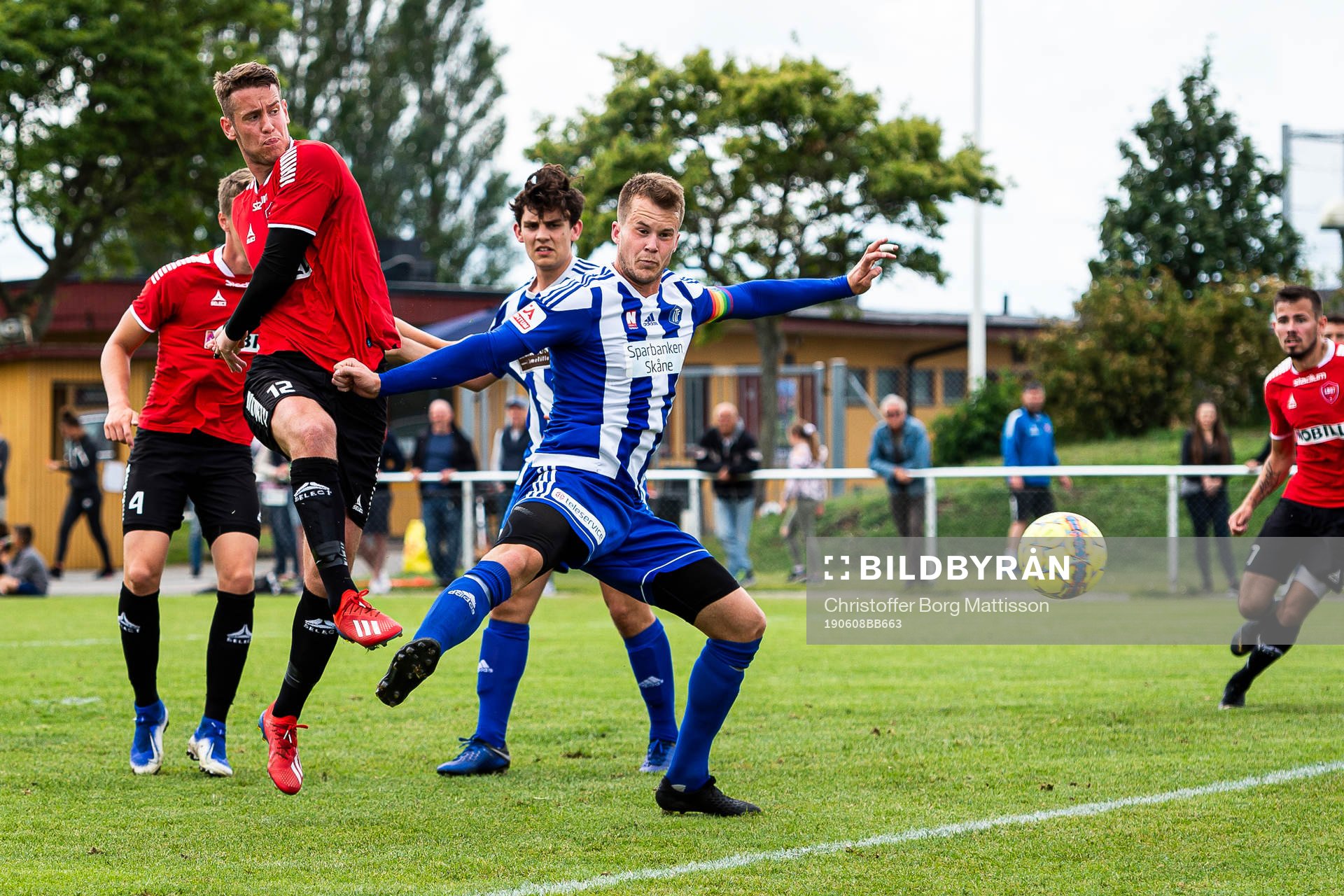 Limhamn Bunkeflos Jonathan Roos skjuter
