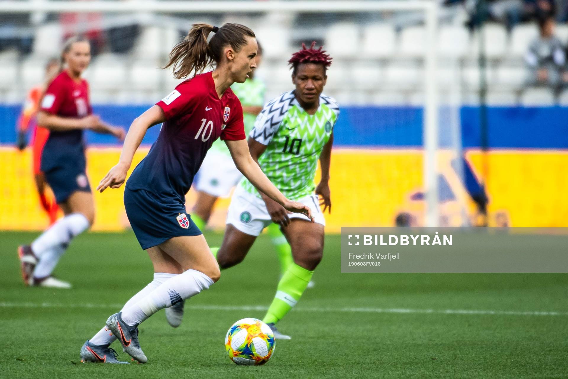 Caroline Graham Hansen of Norway and Rita Chikwelu of