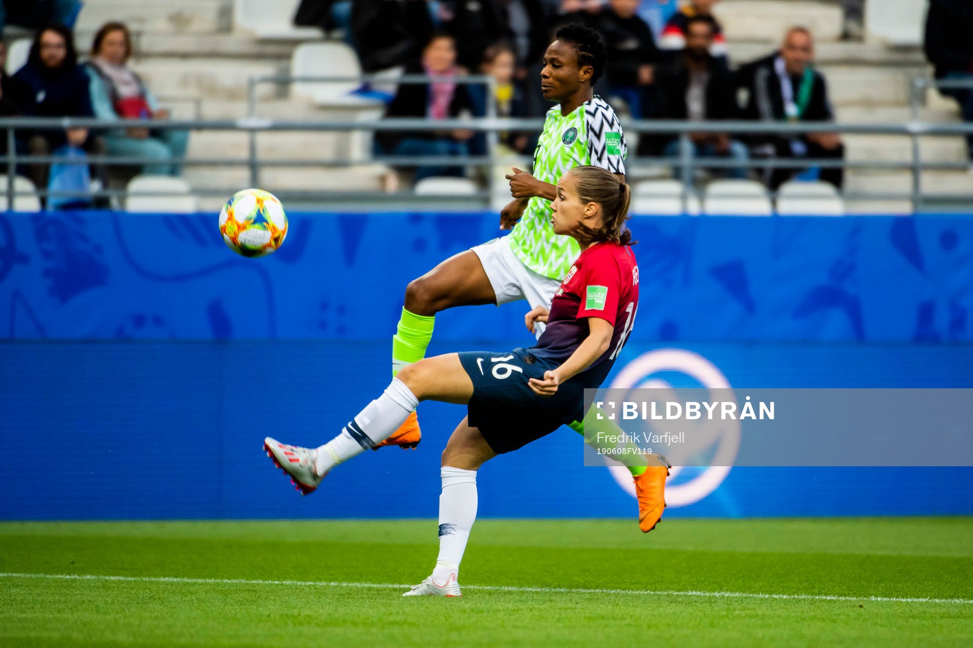 Halimatu Ayinde of Nigeria and Guro Reiten of Norway