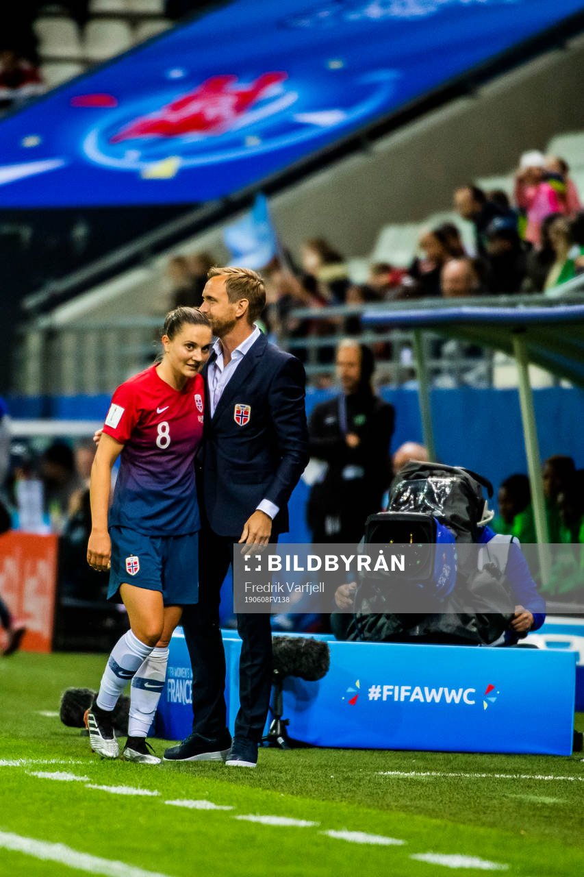 Vilde Bøe Risa of Norway and Martin Sjögren, head coach