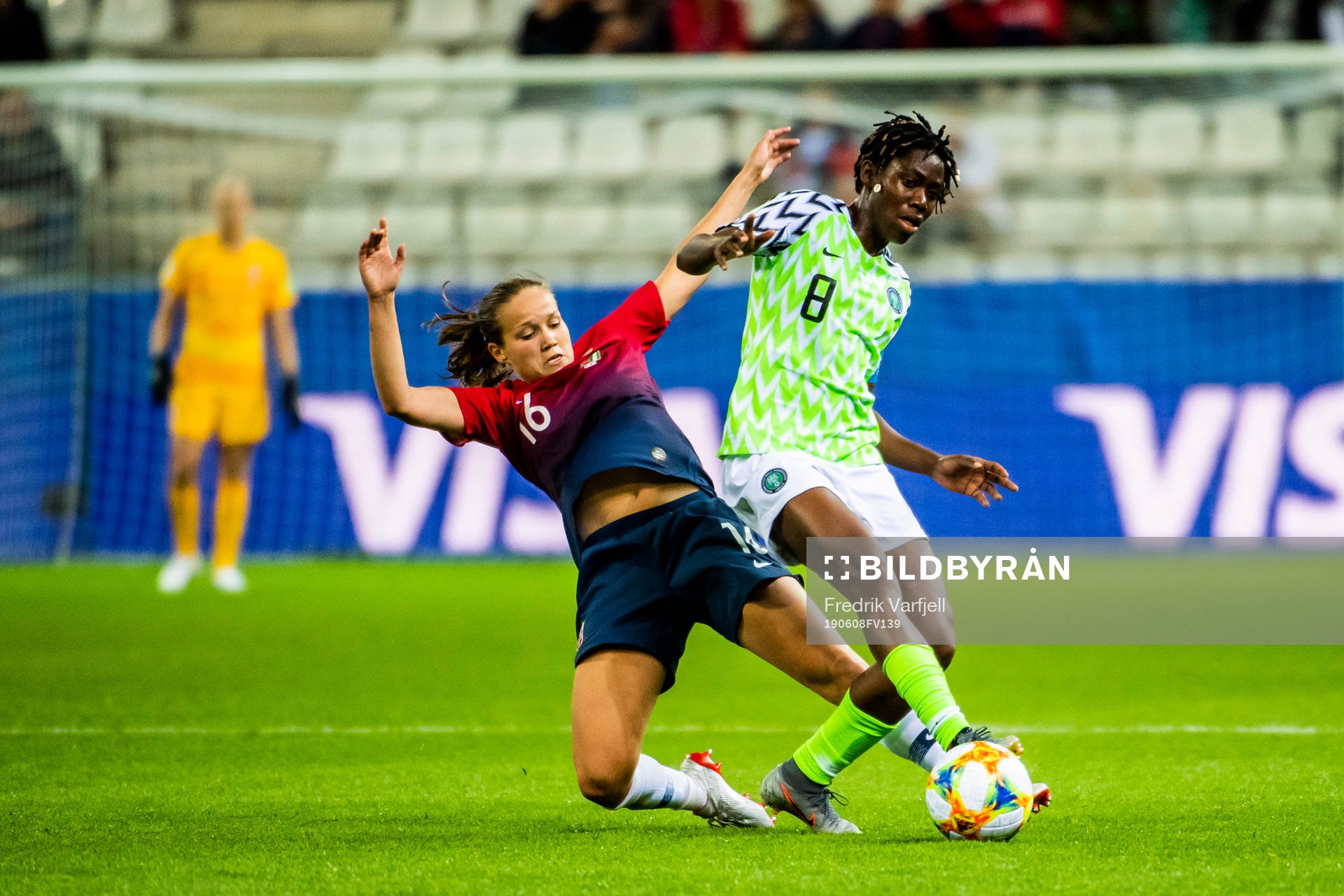 Guro Reiten of Norway and Asisat Oshoala of Nigeria