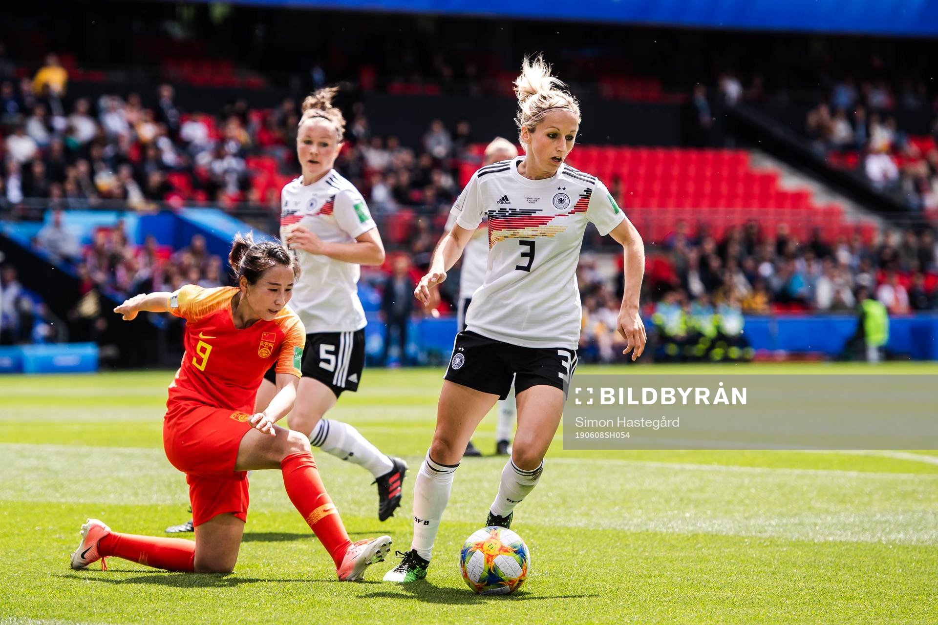 Li Yang of China and Kathrin Hendrich of Germany