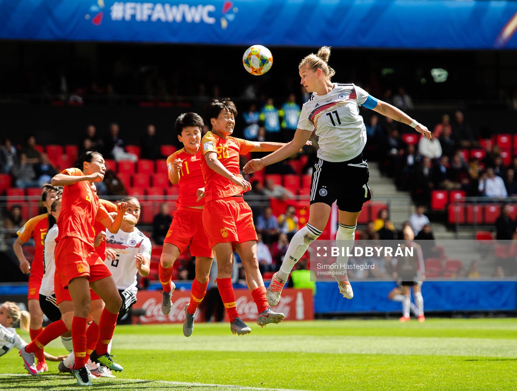 Shanshan Wang and Rui Zhang of China against Alexandra Popp