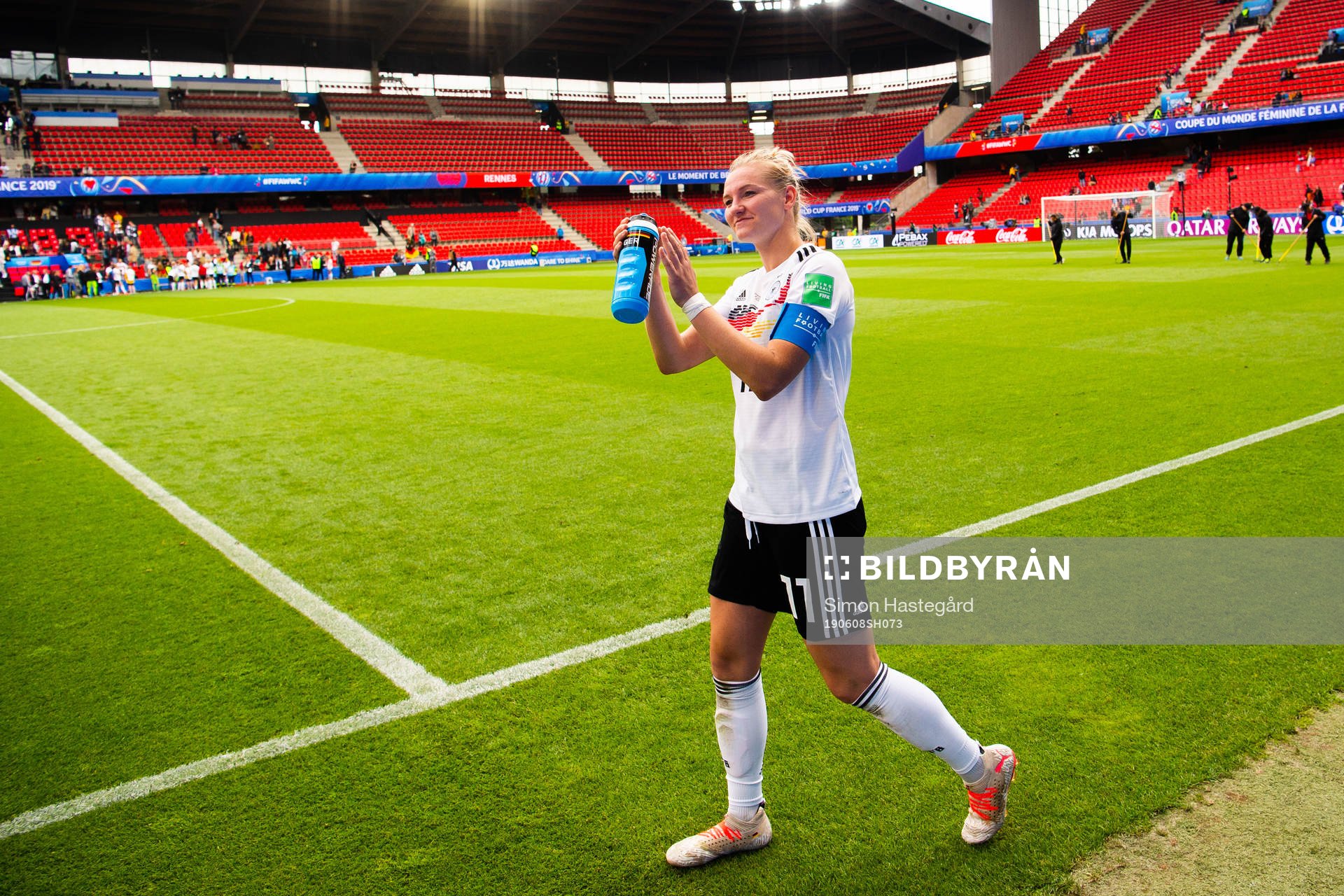 Alexandra Popp of Germany celebrates