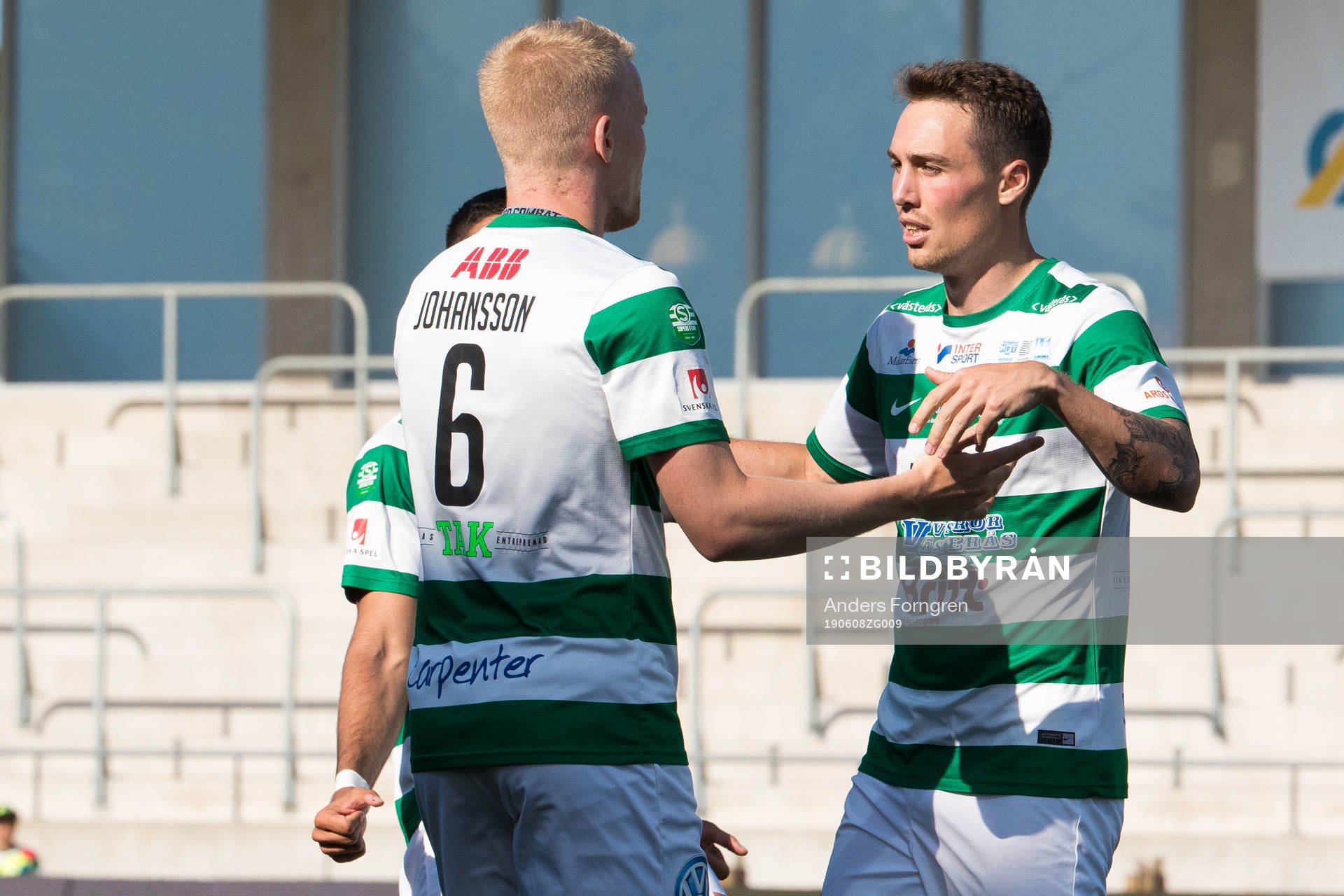 Västerås Simon Johansson och Filip Tronet jublar