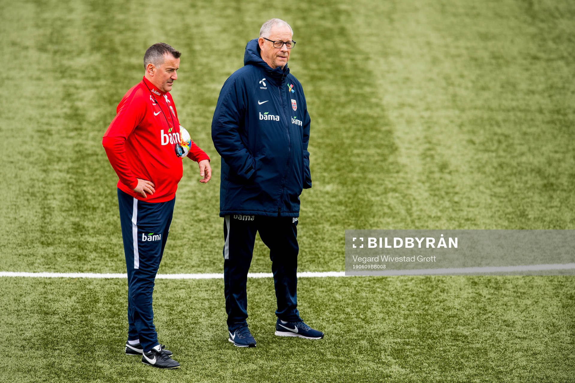 Per Joar Hansen, assistant coach, and Lars Lagerbäck, head