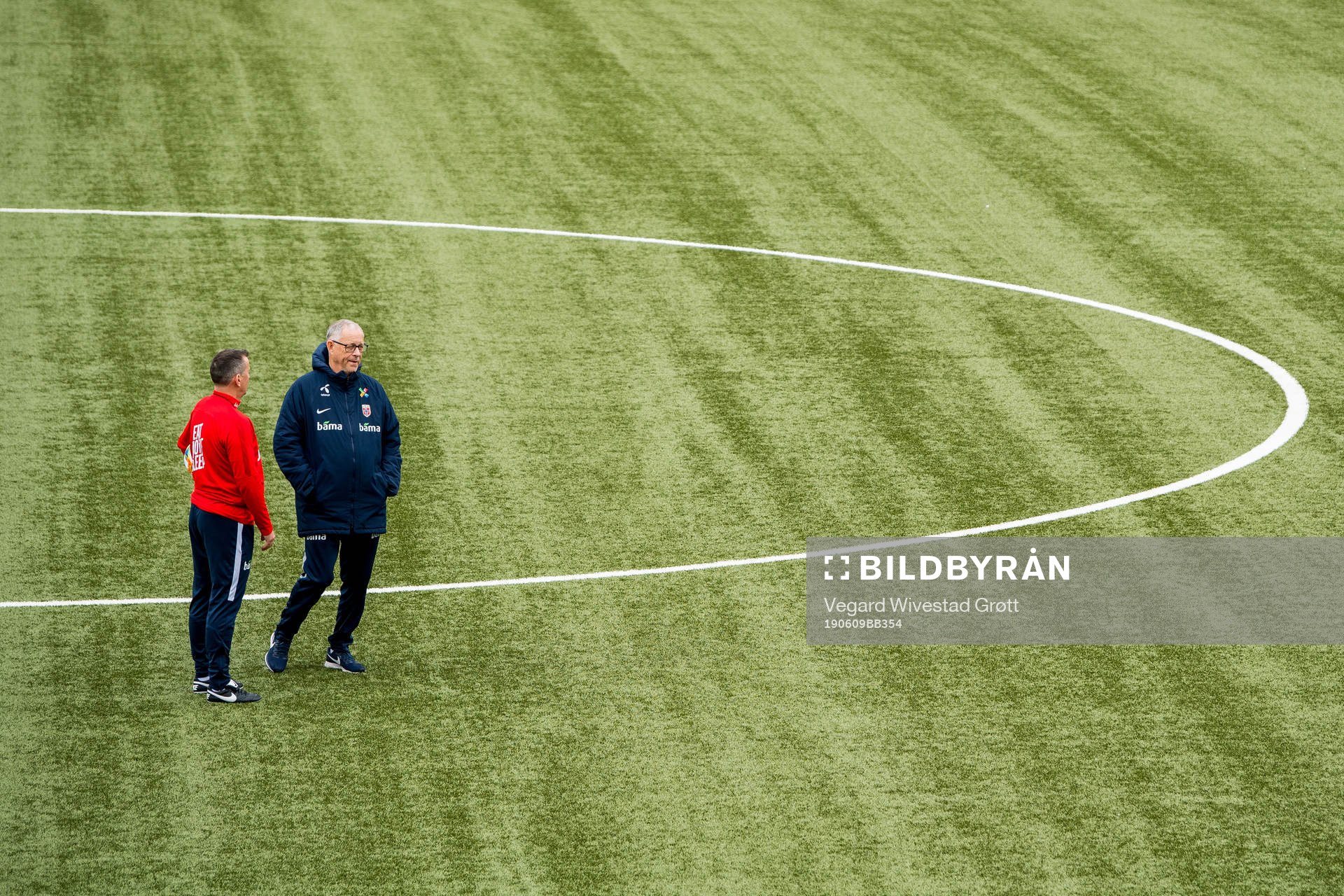 Per Joar Hansen, assistant coach, and Lars Lagerbäck, head