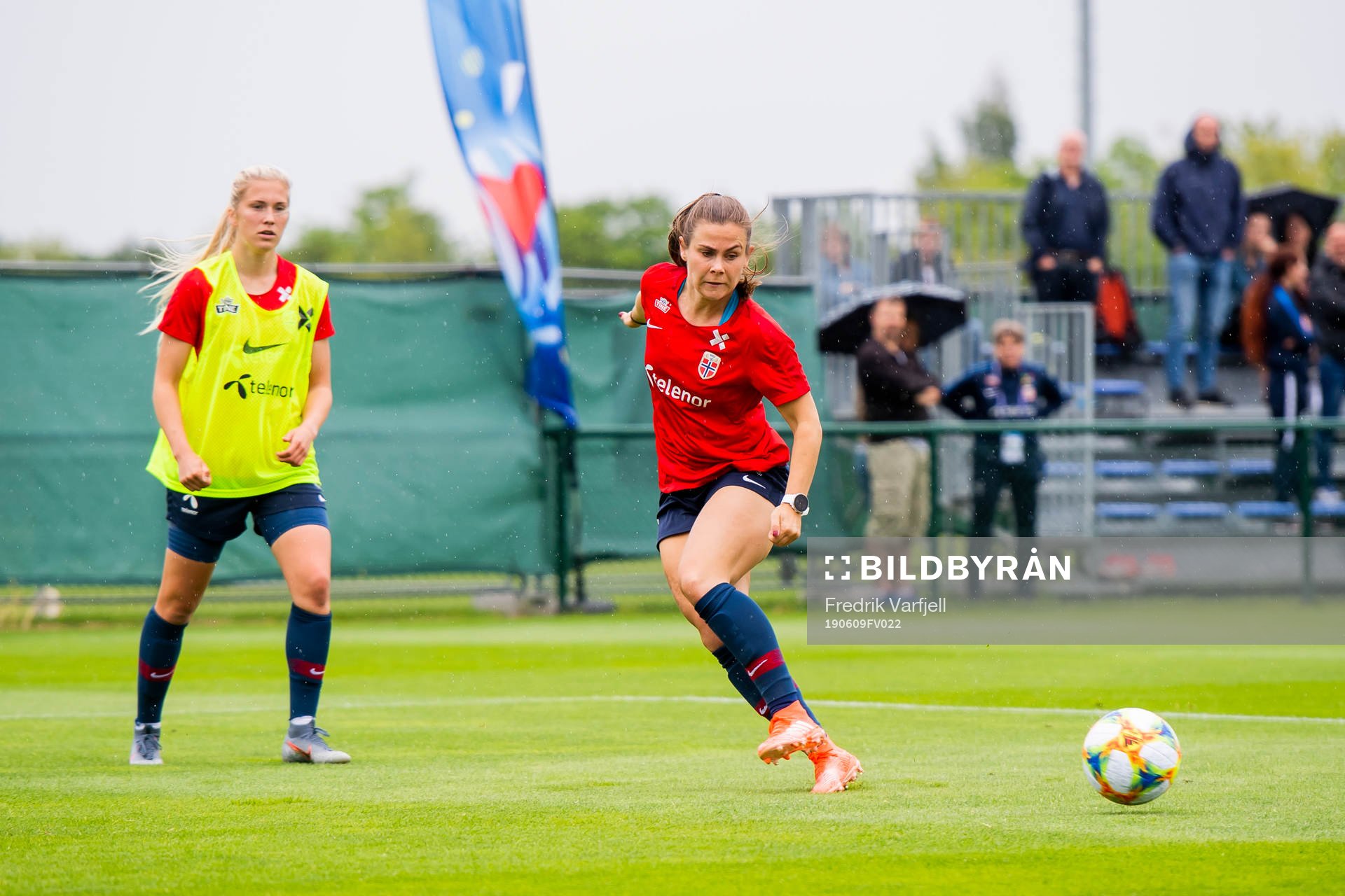 Emilie Nautnes and Emilie Bosshard Haavi of Norway