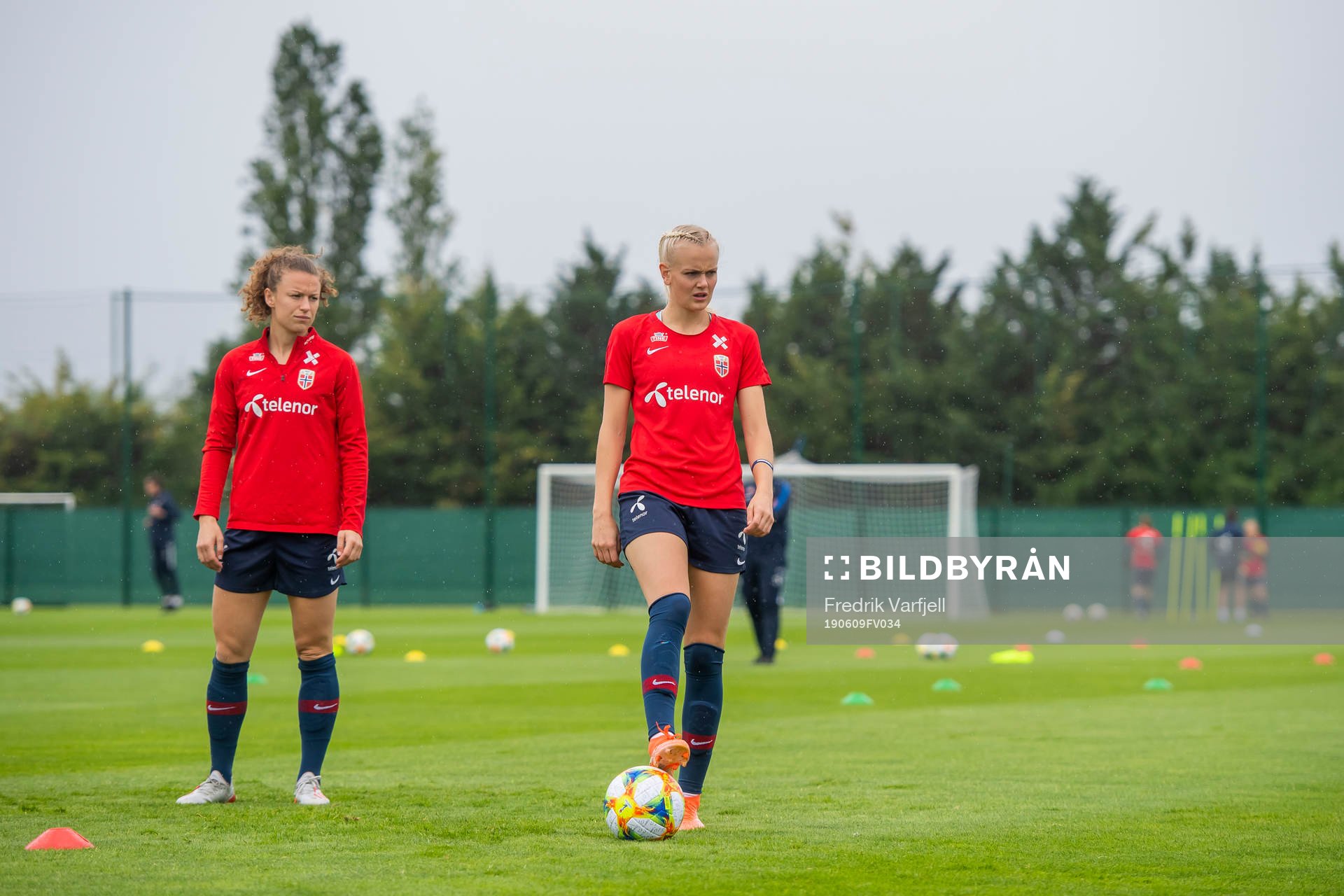 Synne Skinnes Hansen and Karina Sævik of Norway