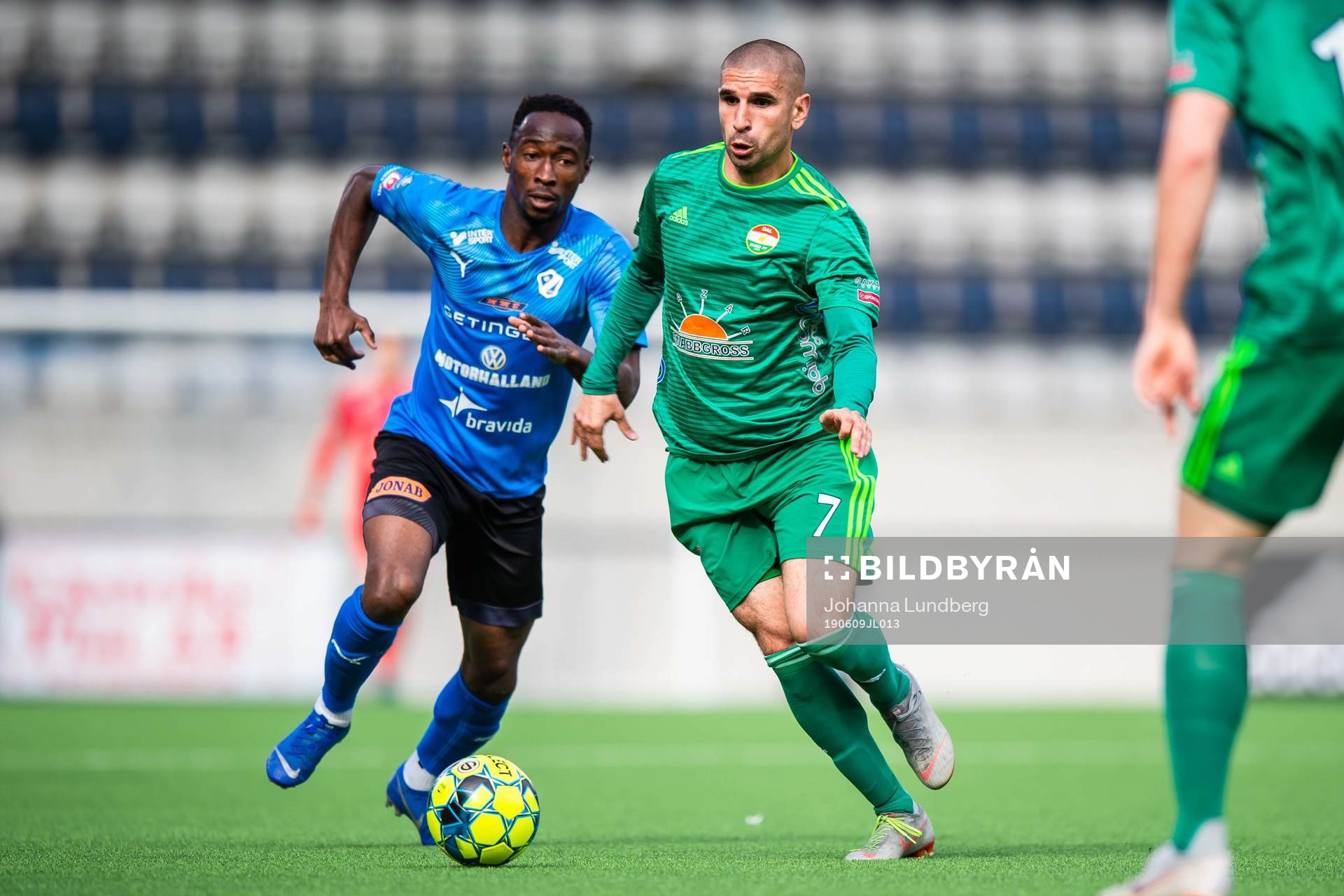 Dalkurds Rawez Lawan och Halmstads Sadat Karim