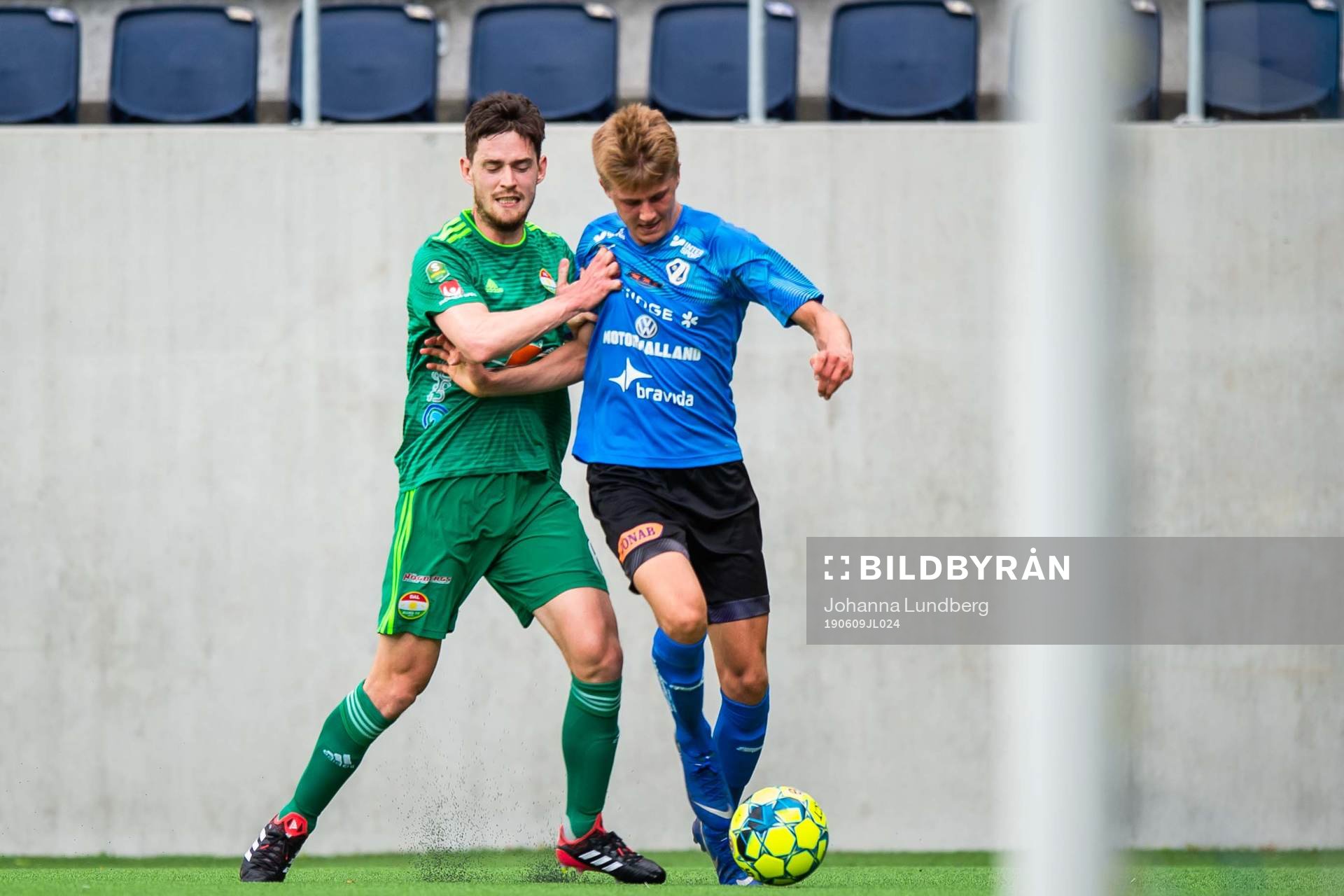 Dalkurds Robin Tranberg och Halmstads Erik Ahlstrand