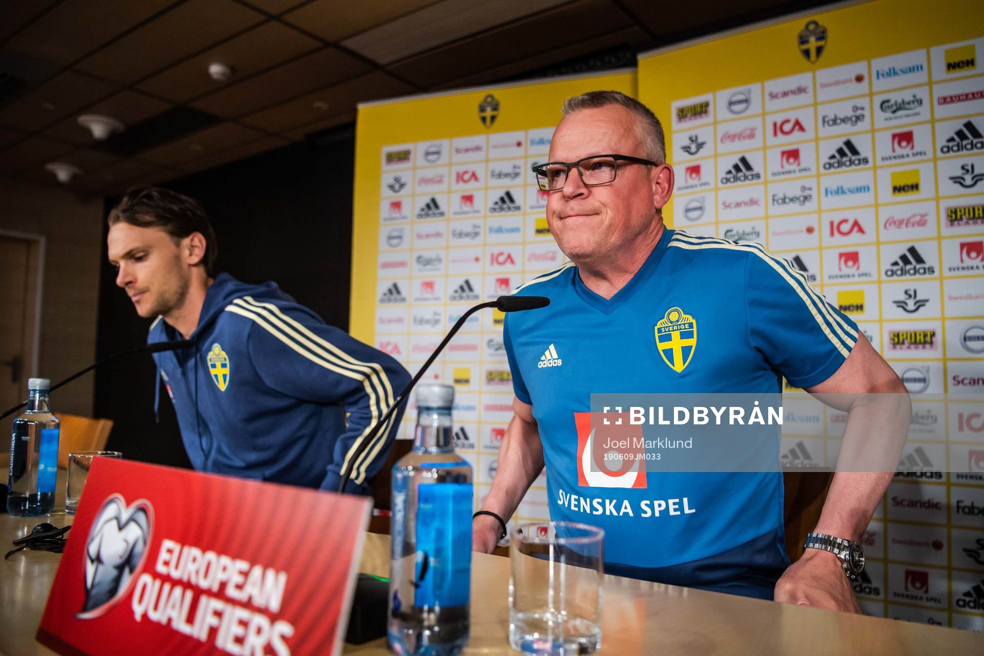 Albin Ekdal and head coach Janne Andersson of the Swedish