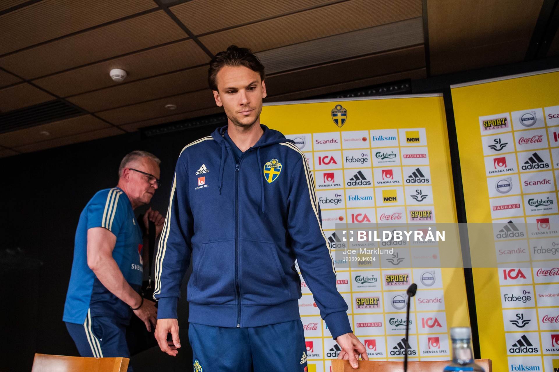Albin Ekdal and head coach Janne Andersson of the Swedish