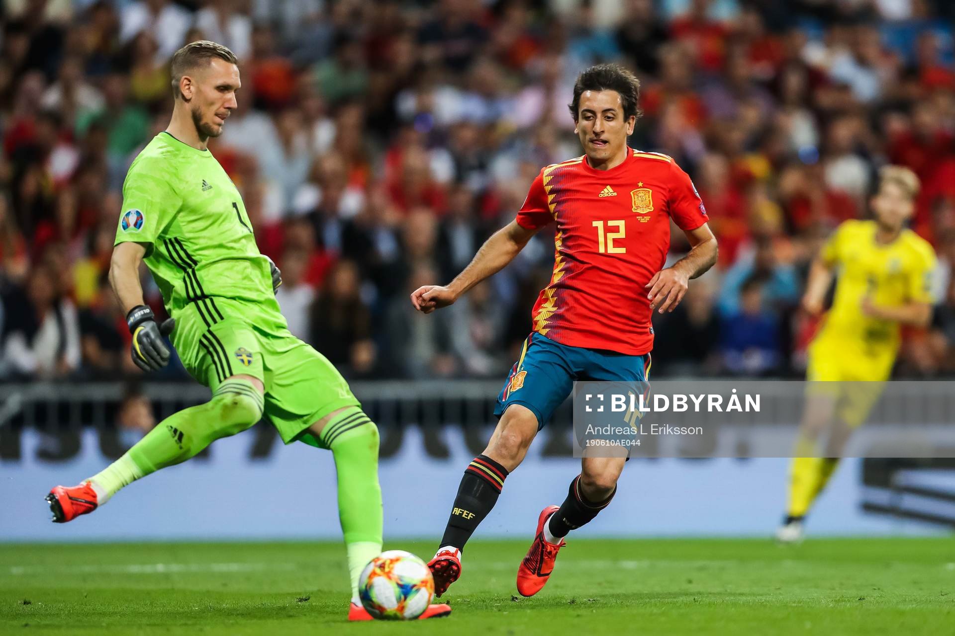 Goalkeeper Robin Olsen of Sweden and Dani Carvajal of Spain