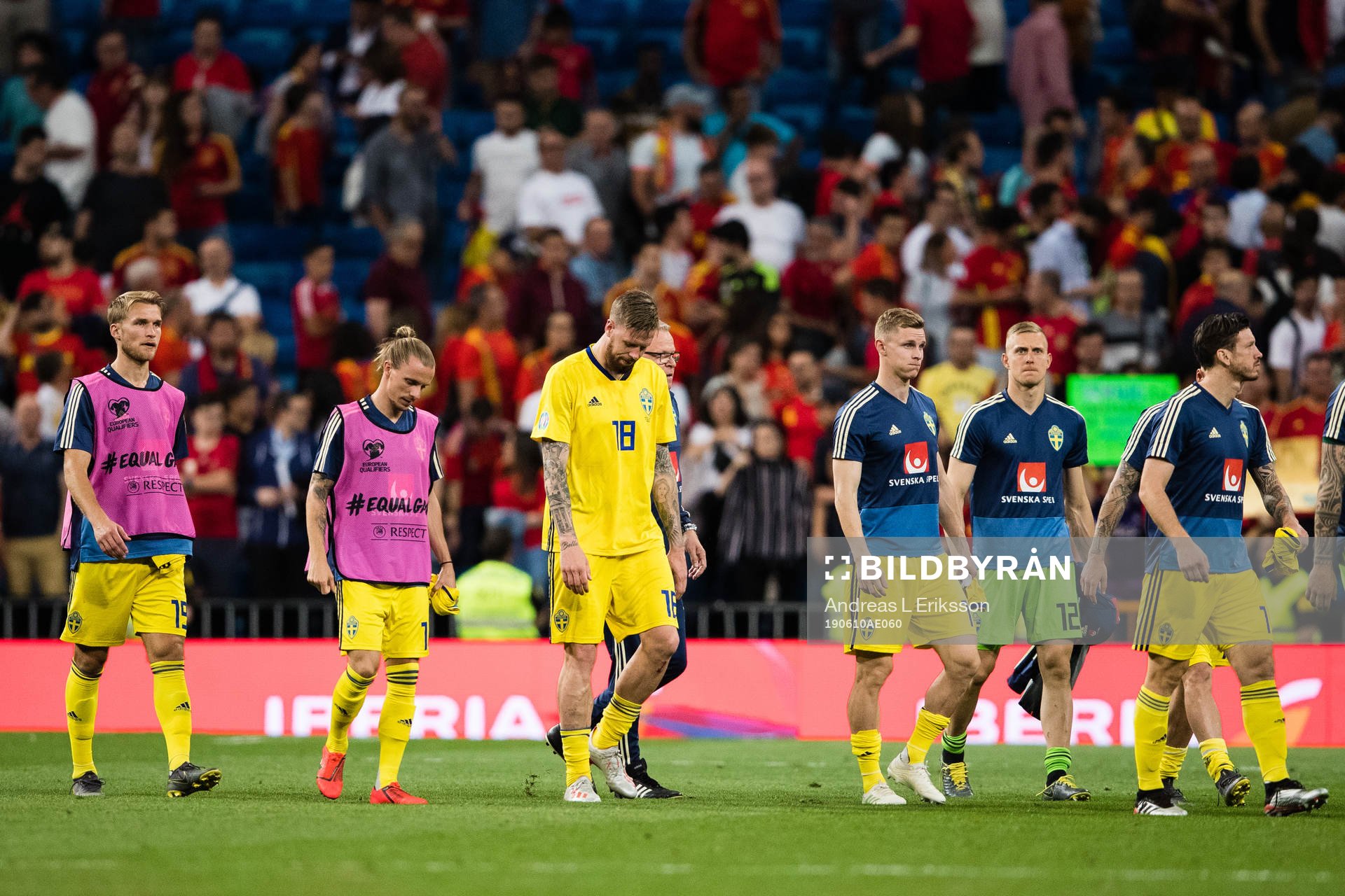 The players of Sweden looks dejected
