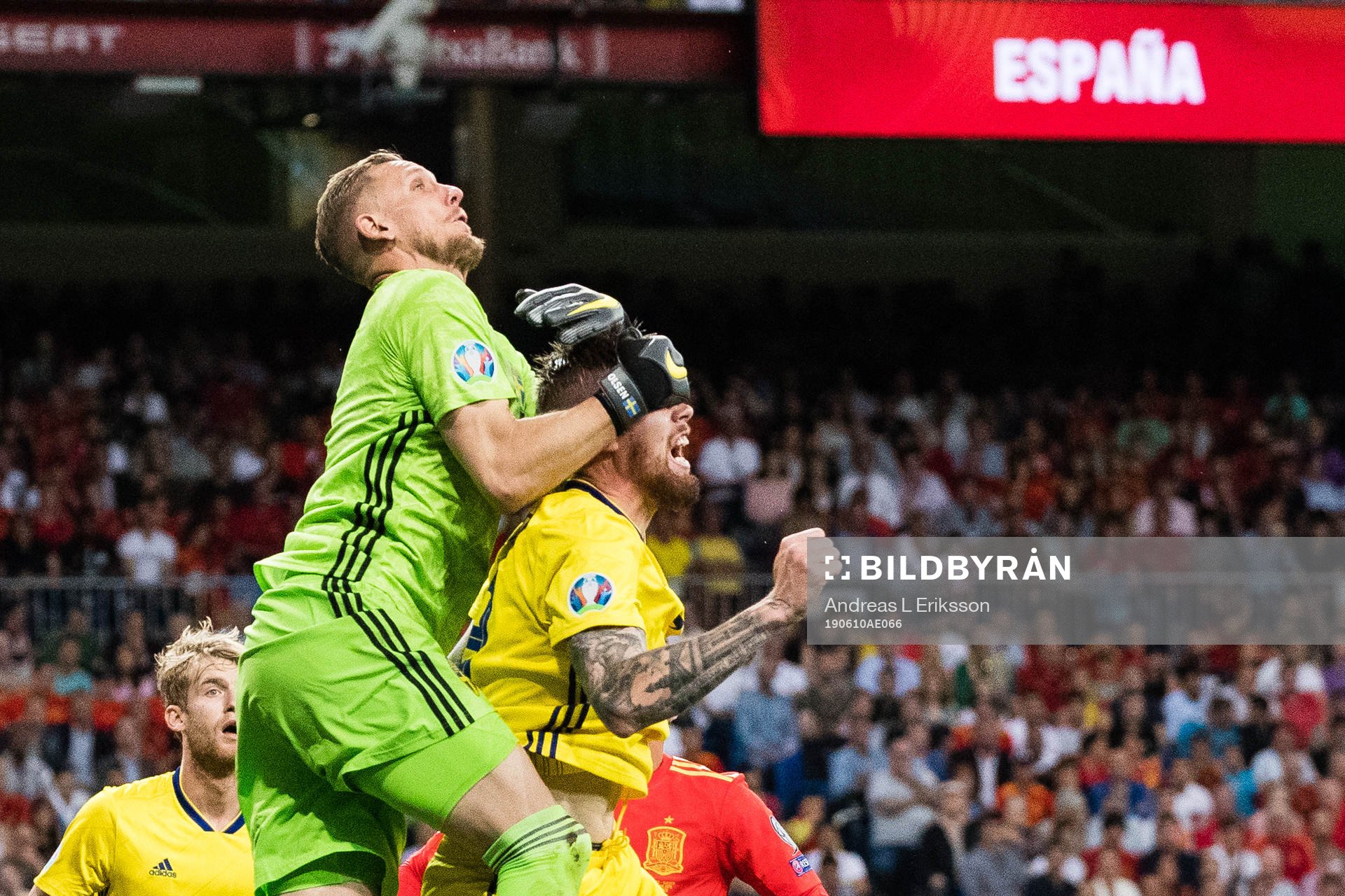 Goalkeeper Robin Olsen and Pontus Jansson