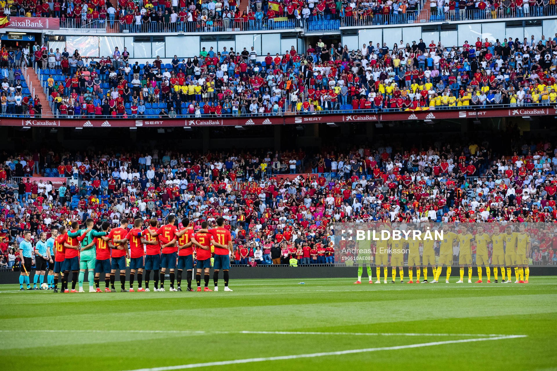 Players of Spain and of Sweden