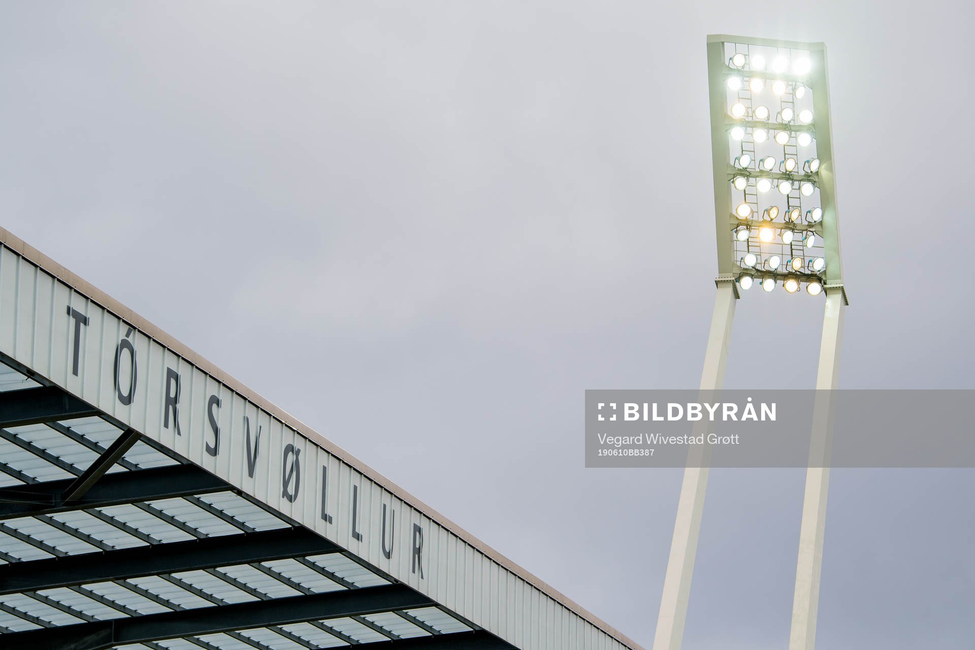 Floodlights at Torsvøllur