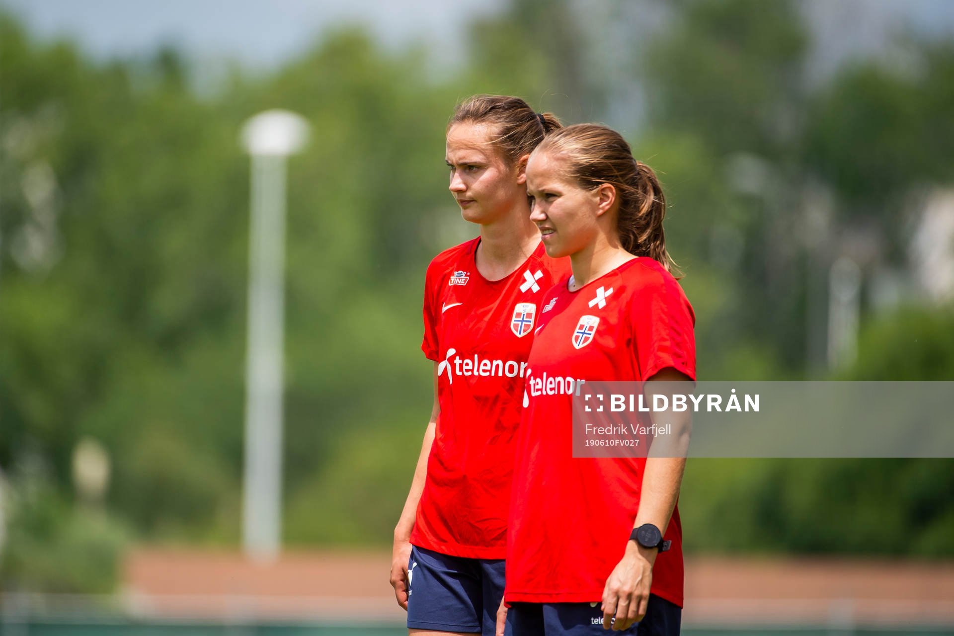 Caroline Graham Hansen and Guro Reiten of Norway