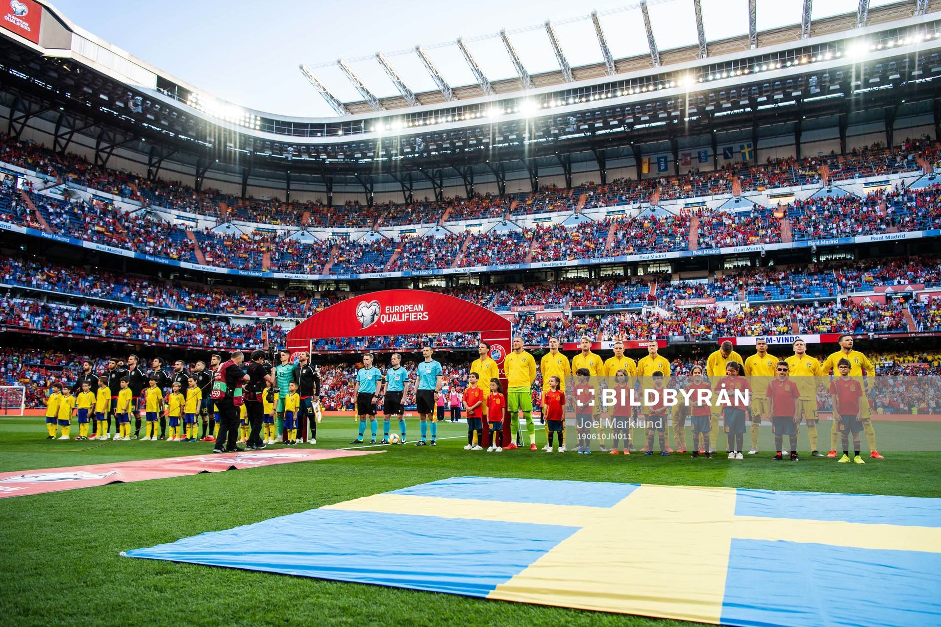Players of Spain and of Sweden