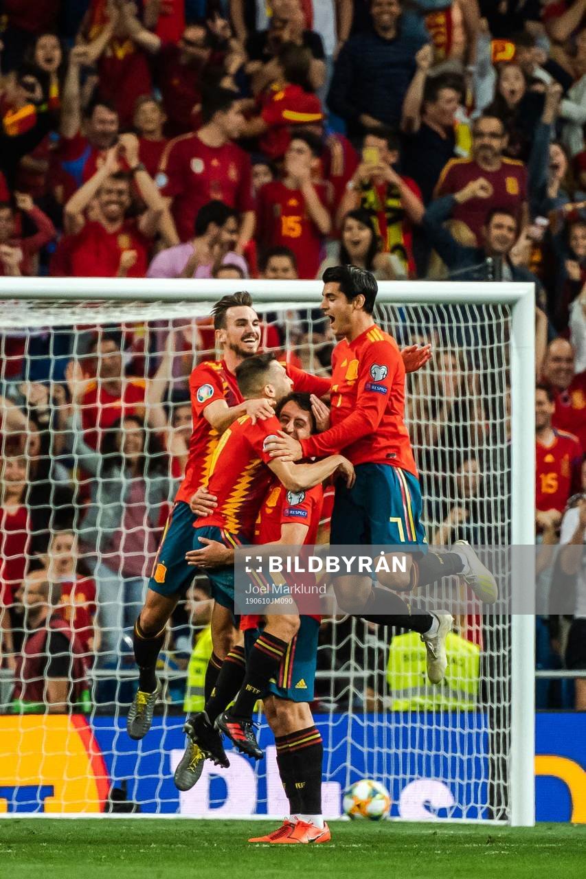 Mikel Oyarzabal of Spain celebrate with teammates