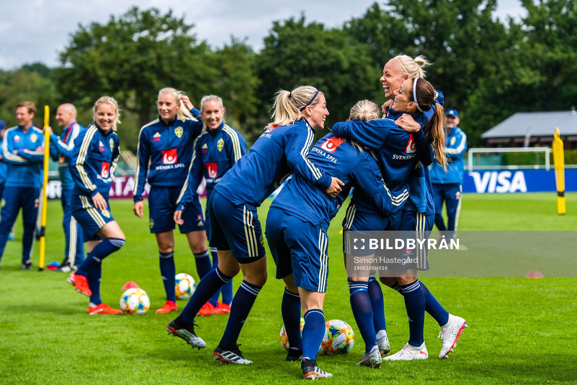 Linda Sembrant , Kosovare Asllani and Caroline Seger of
