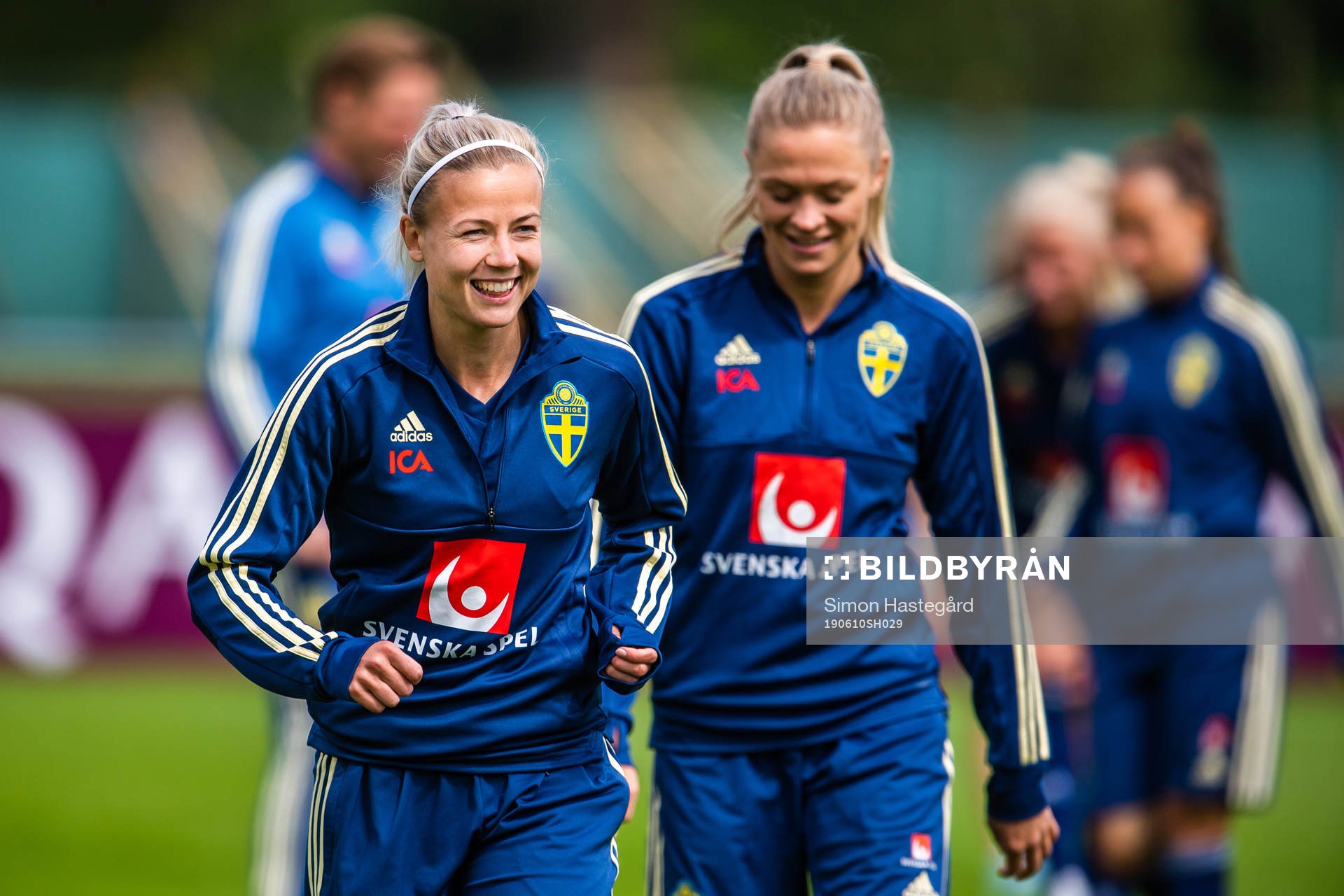 Hanna Glas and Fridolina Rolfö of Swedish national women