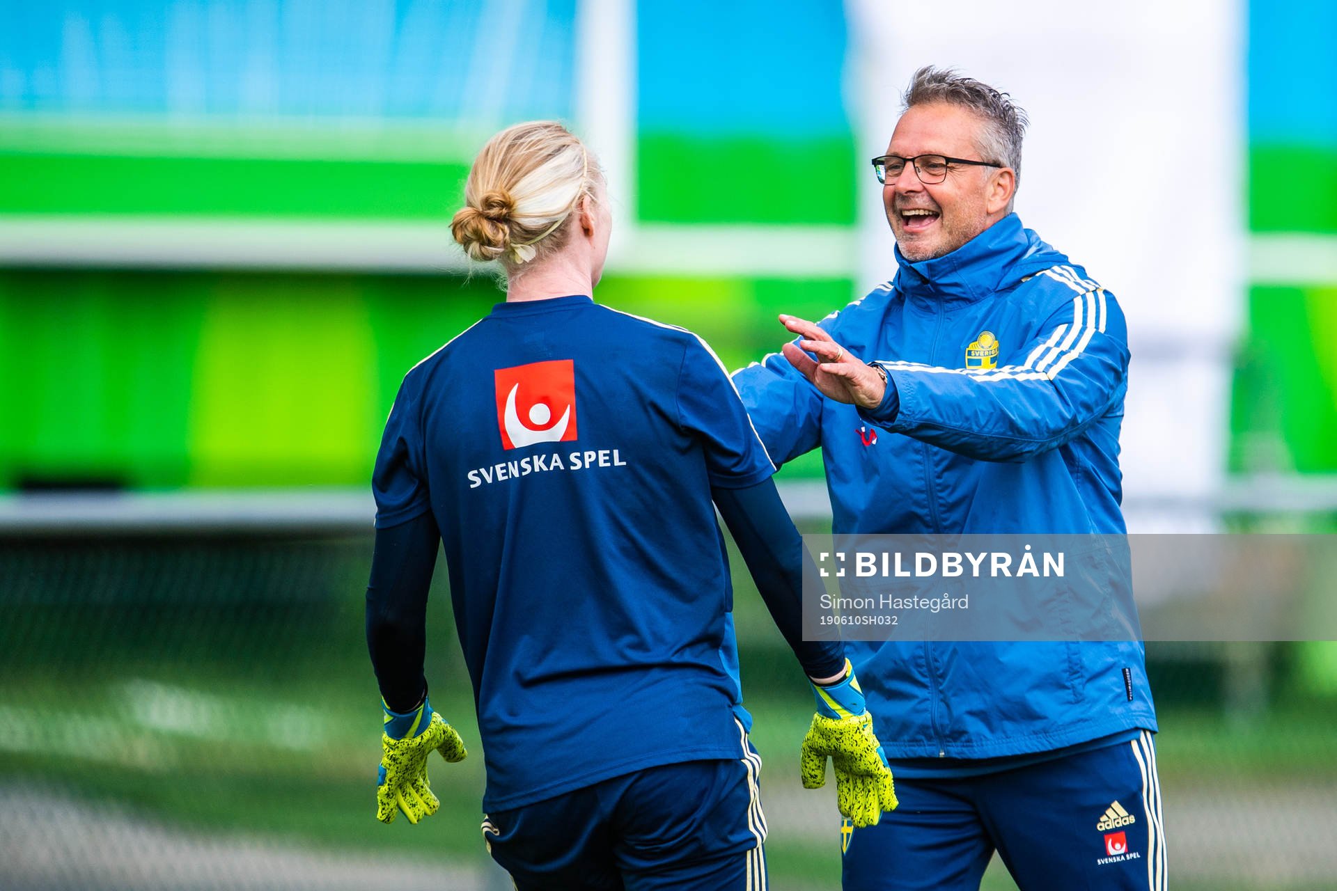 Goalkeeper Hedvig Lindahl and Tomas Håkansson, Goalkeeper
