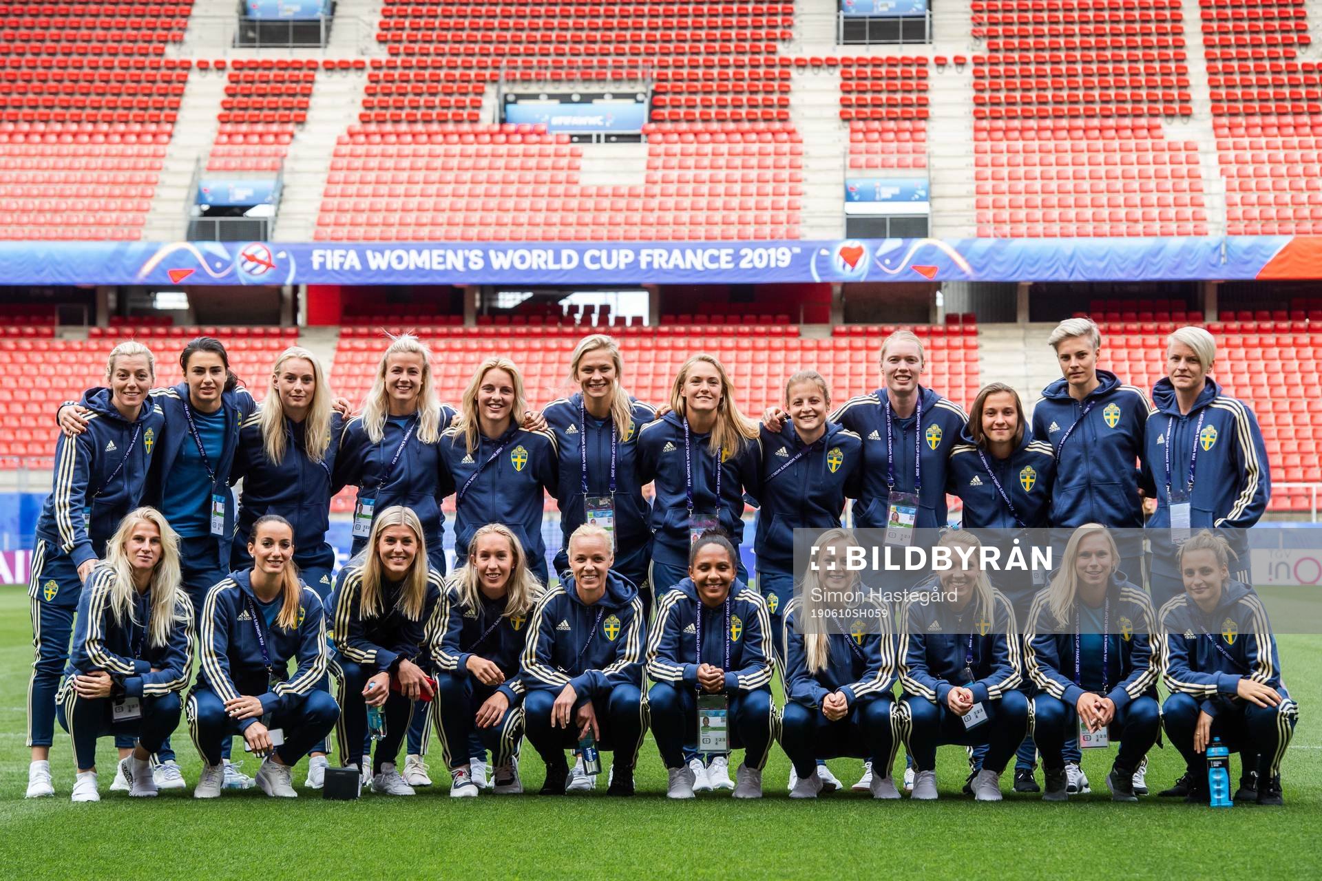 Team Sweden poses for a group photo
