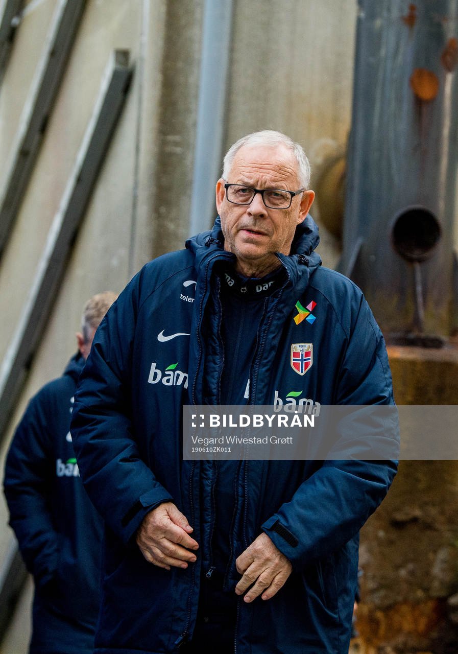 Lars Lagerbäck, head coach of Norway, at half time