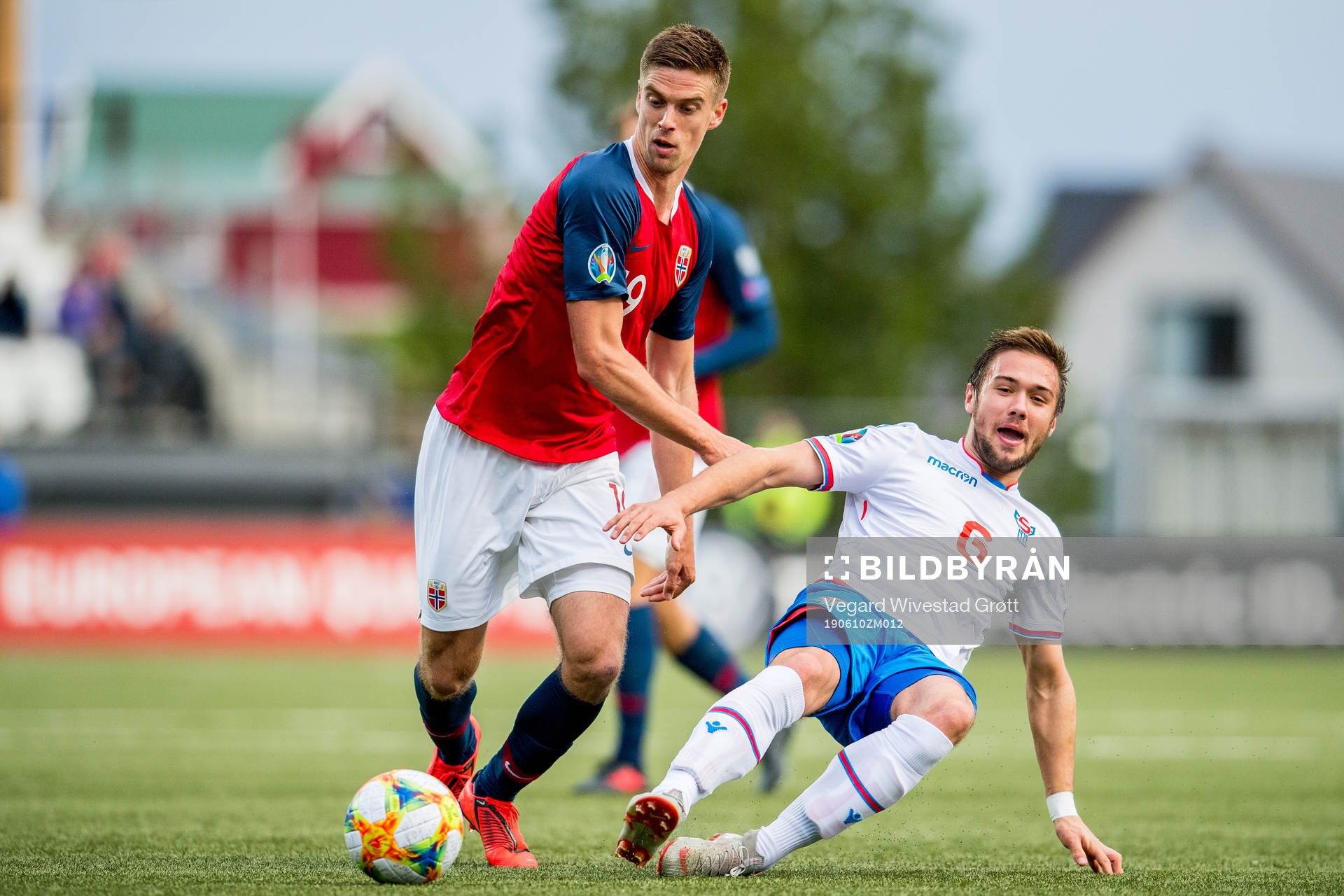 Markus Henriksen of Norway and Hallur Hansson of Faroe