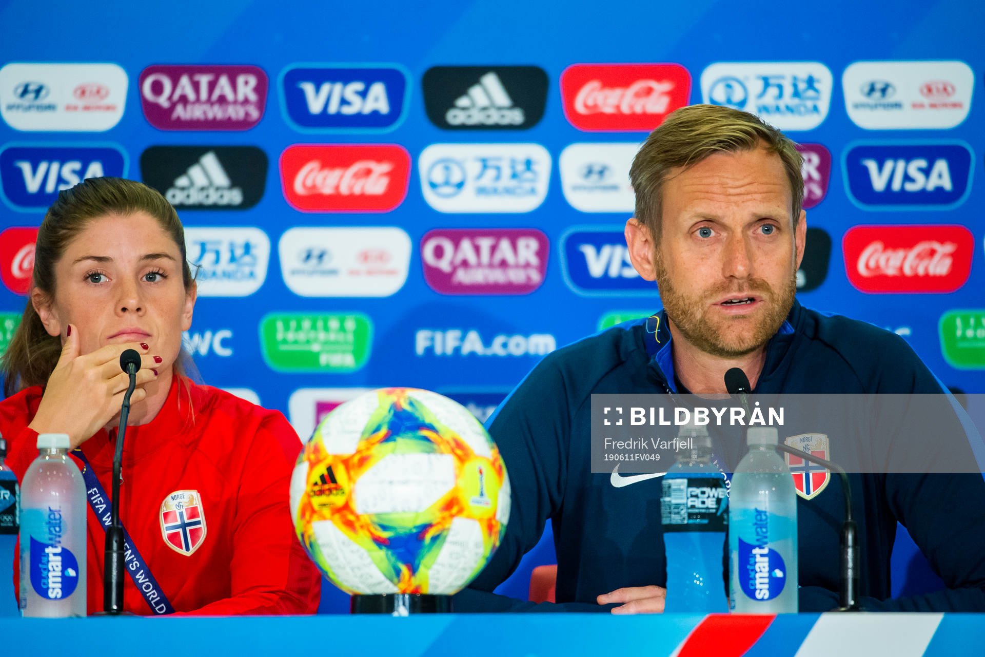 Maren Nævdal Mjelde of Norway and Martin Sjögren, head